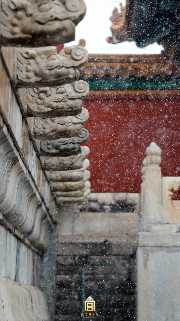 Photography，snow scene，Sculpture，the Forbidden City，palace，Zhu Hong，Begonia flower，Chinese elements，Chinese style，palace，sundial，Beijing Forbidden City，Scenery，scene，Architecture，the Palace Museum，Cultural Relic，history，