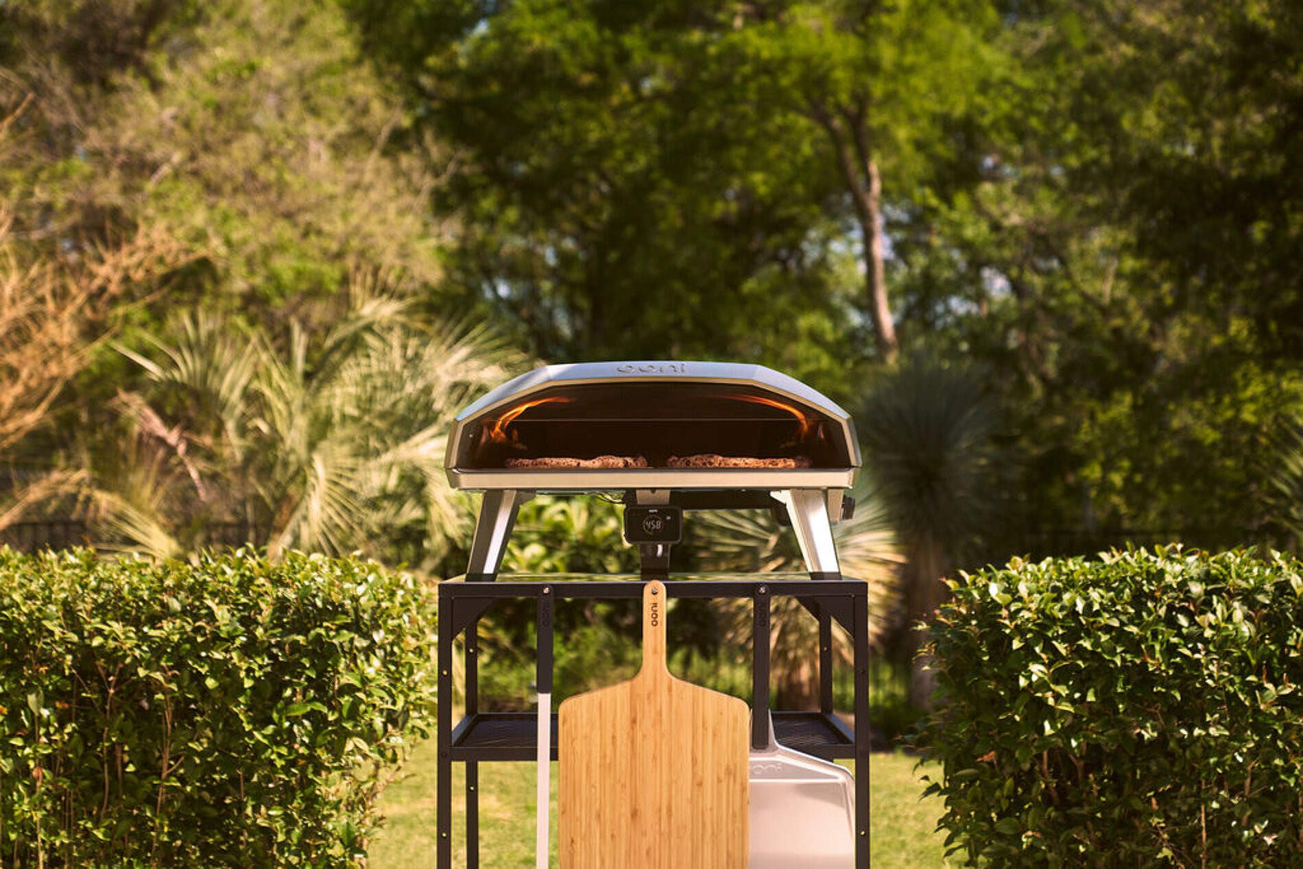 2025 Red Dot Product Design Award，Garden furniture and gardening tools，Outdoor oven，