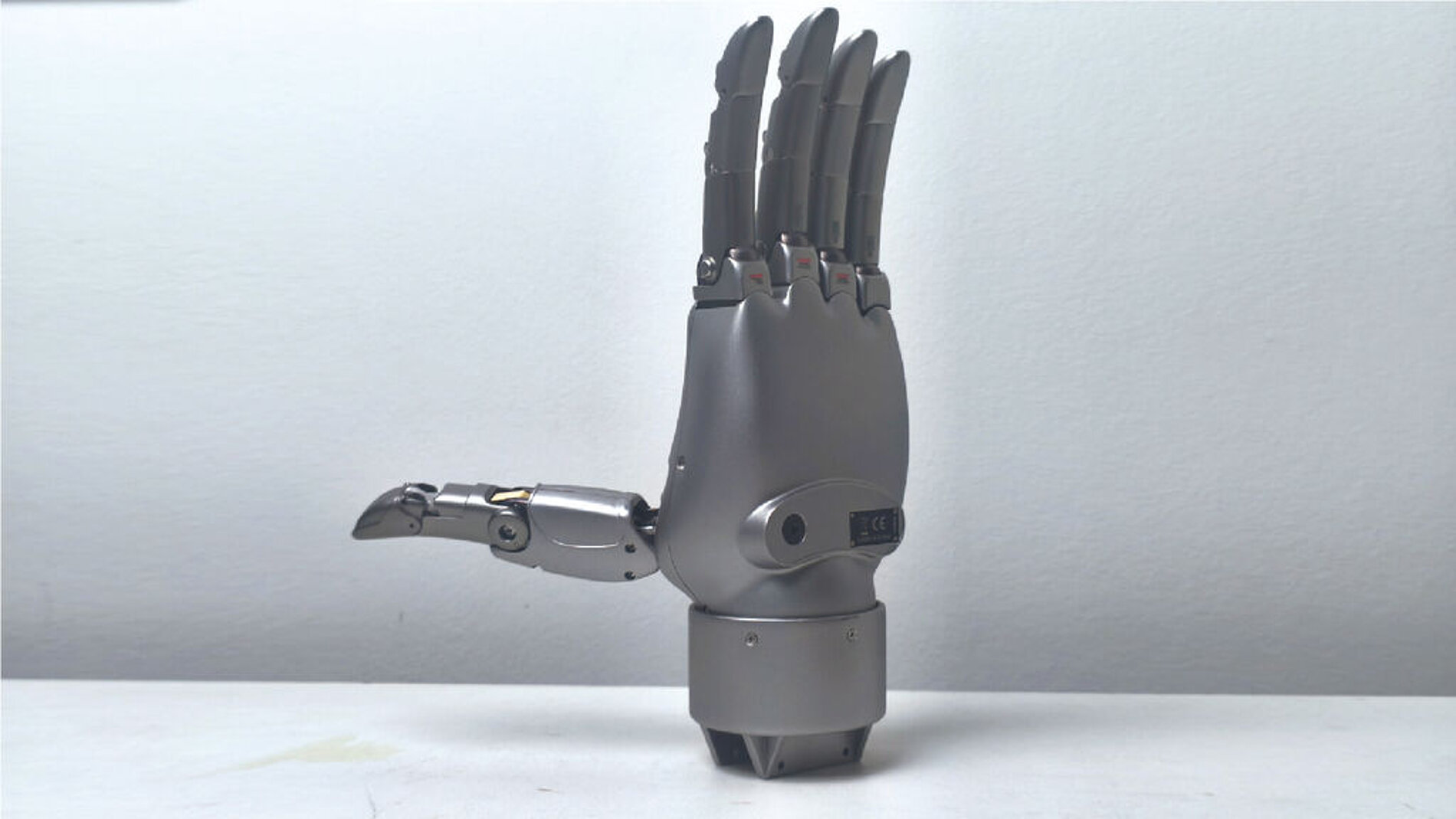 2025 Red Dot Product Design Award，Industrial Design and Robotics，Humanoid robot，