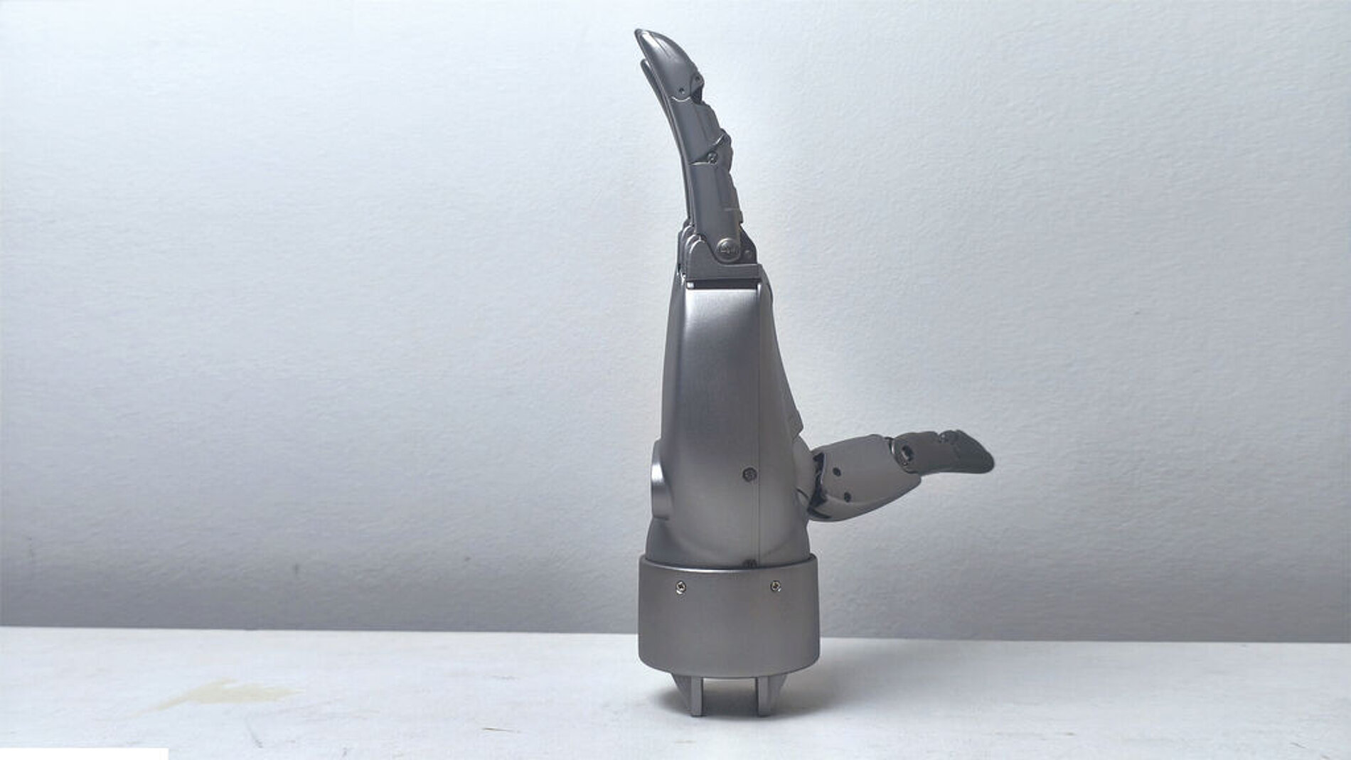 2025 Red Dot Product Design Award，Industrial Design and Robotics，Humanoid robot，