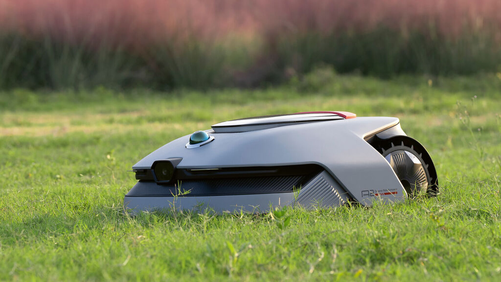 2025 Red Dot Product Design Award，Industrial Design and Robotics，Robot lawn mower，