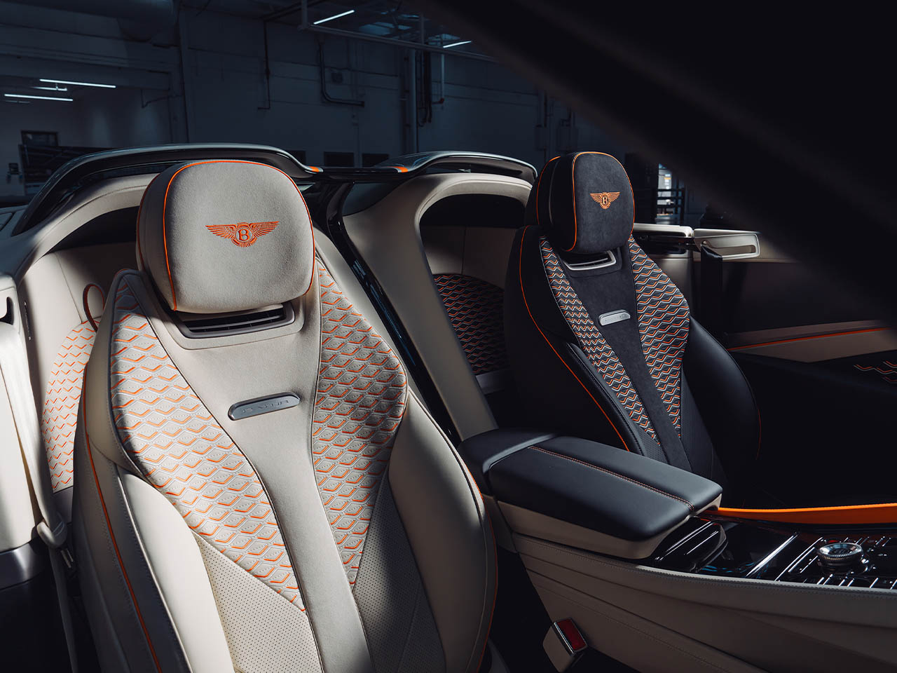 vehicle，automobile，Bentley，Sports car，