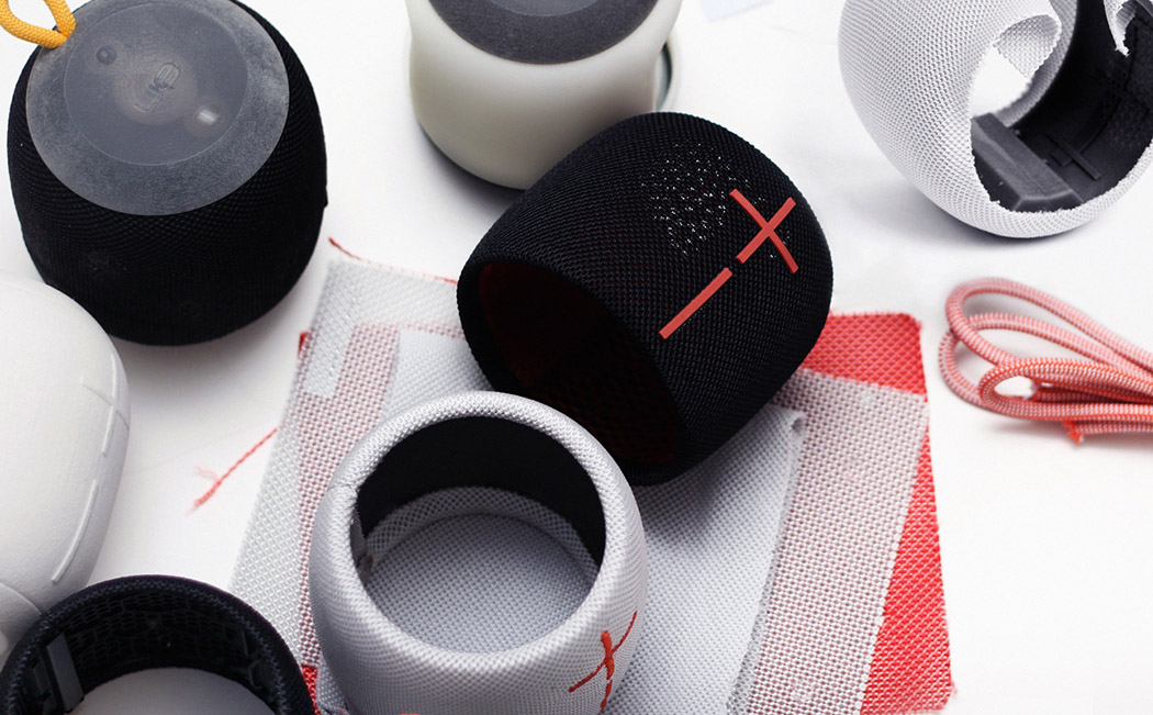 waterproof，Bluetooth，loudspeaker box，portable，black，