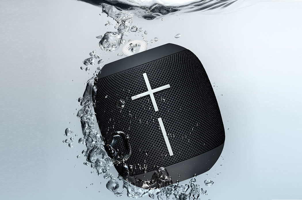 waterproof，Bluetooth，loudspeaker box，portable，black，