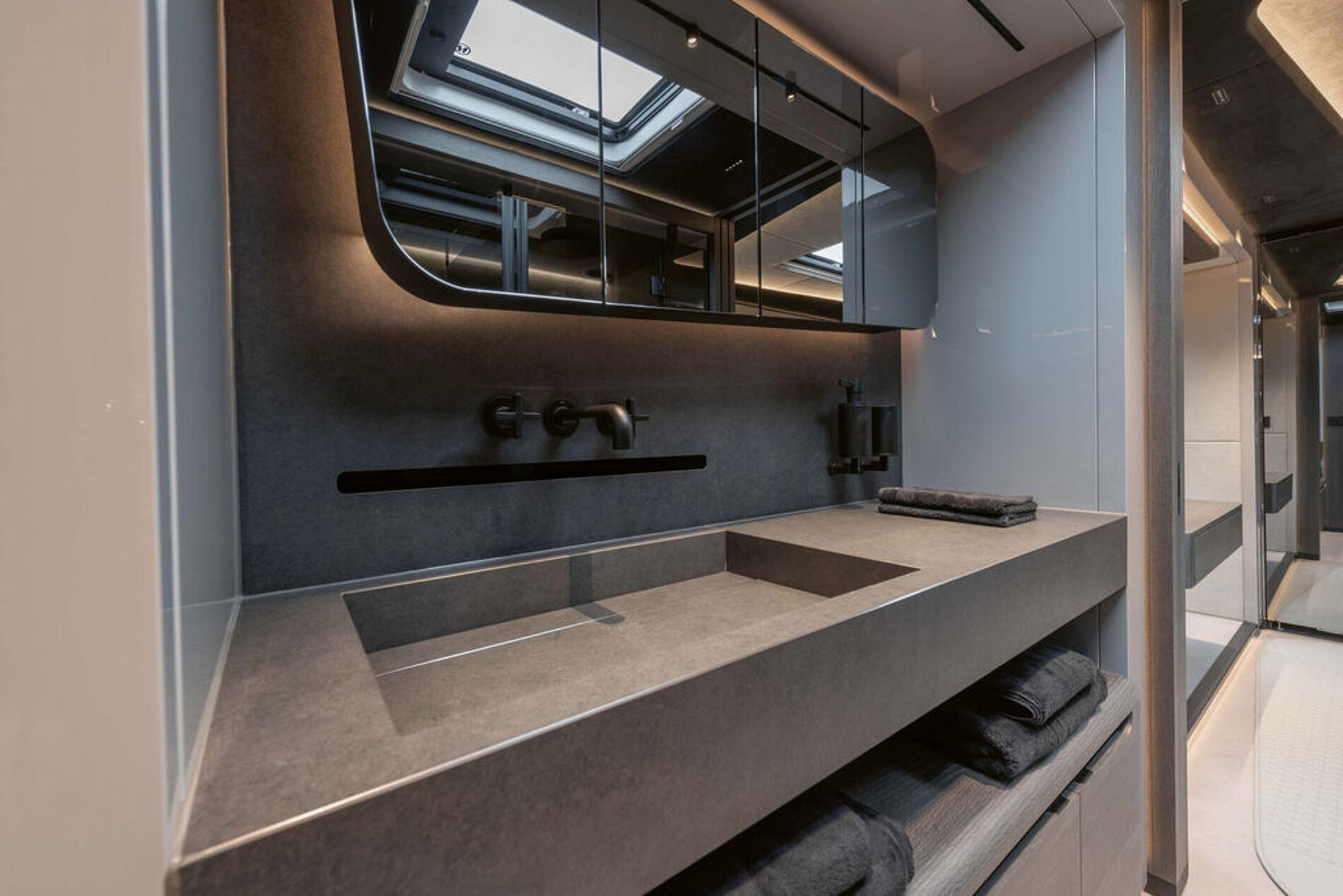 2025 Red Dot Product Design Award，mobility，luxury liner，