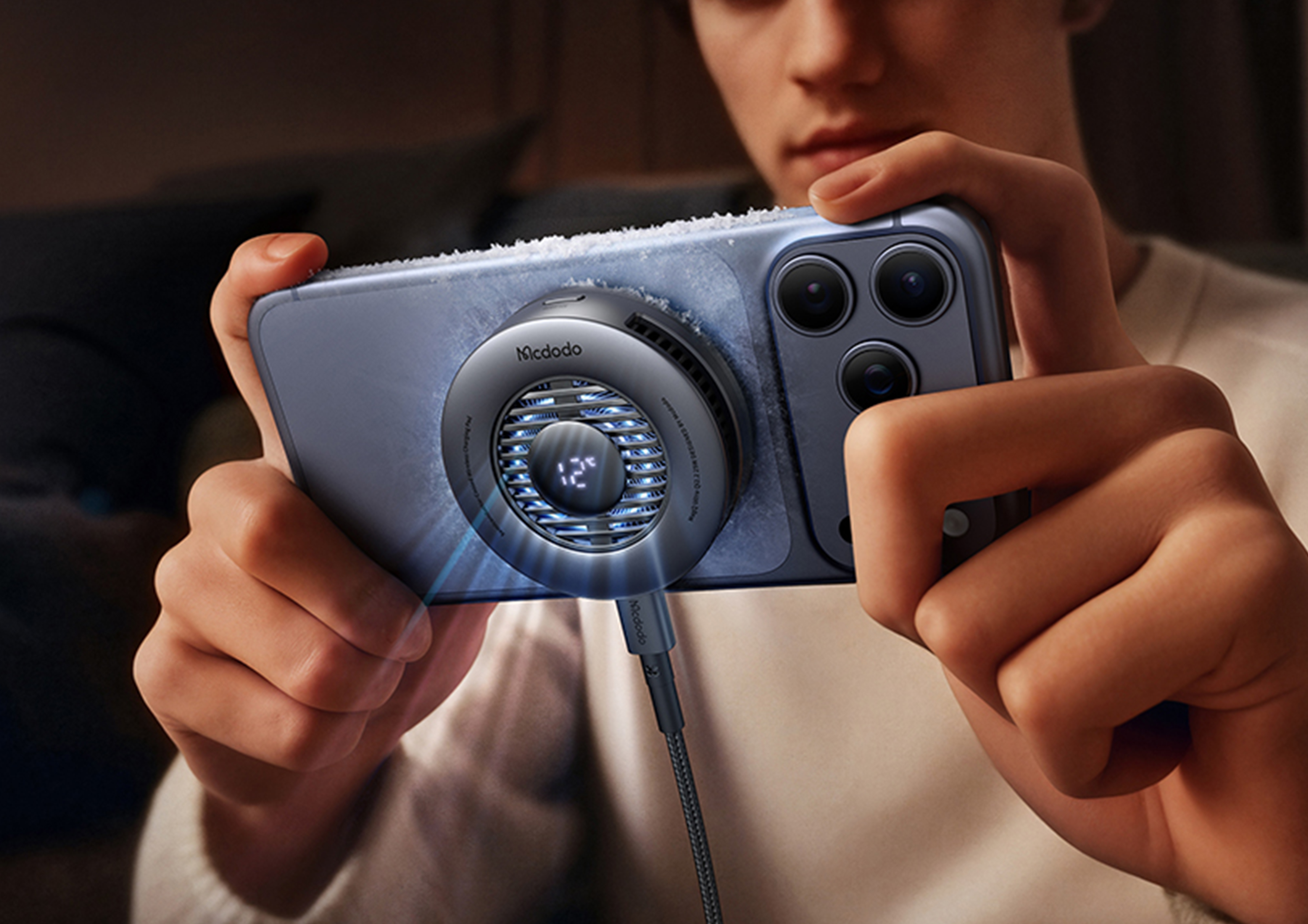 Qi2.2 wireless charge 25W，Turbofan，Breathing light interaction，AI temperature control real-time digital display，metal heat dissipation grid，apple ecology，Active cooling temperature control，Simple business，