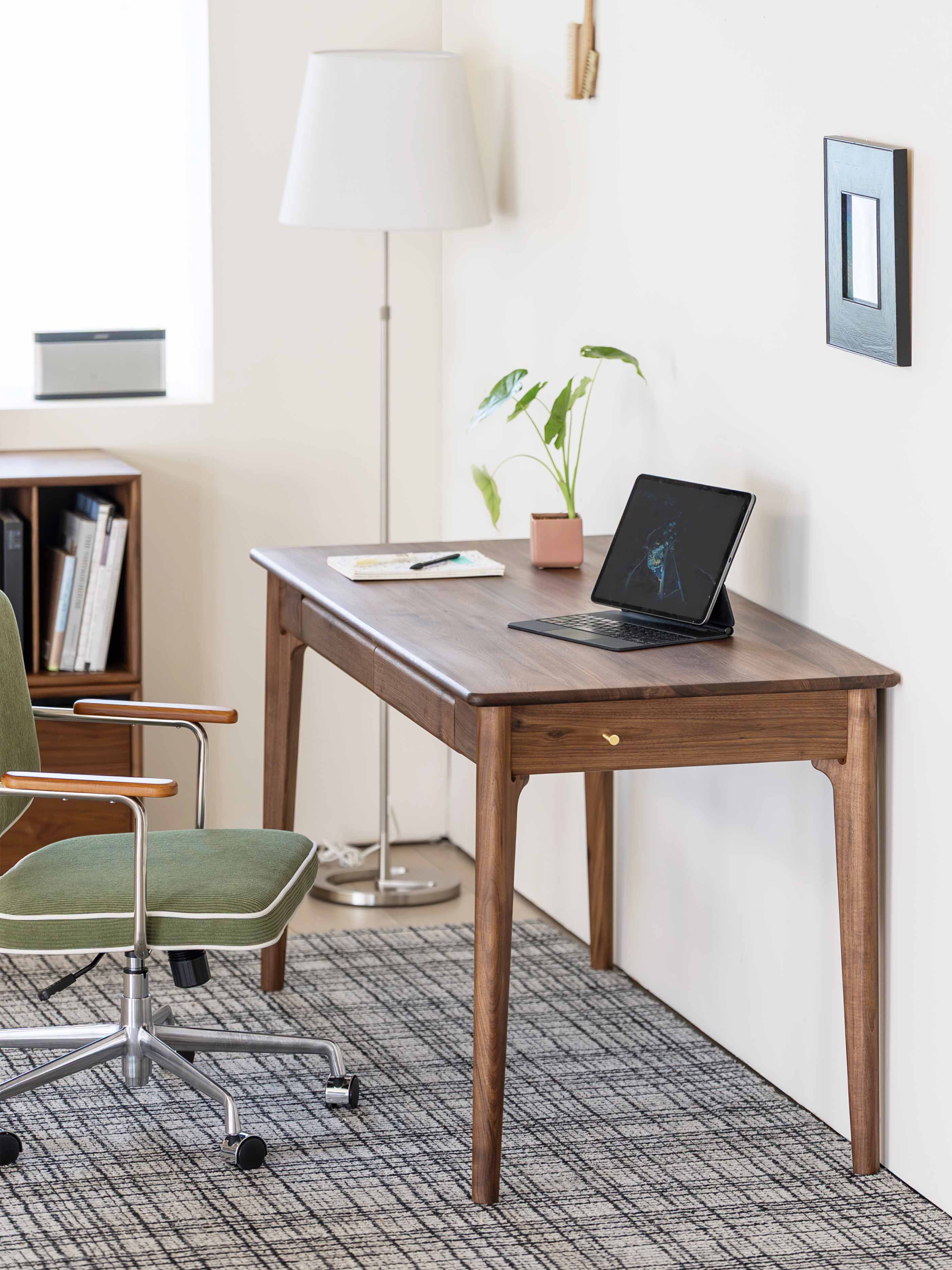 Black walnut furniture，Solid wood furniture，Residential Furniture，furniture design ，Original design，Desk design，