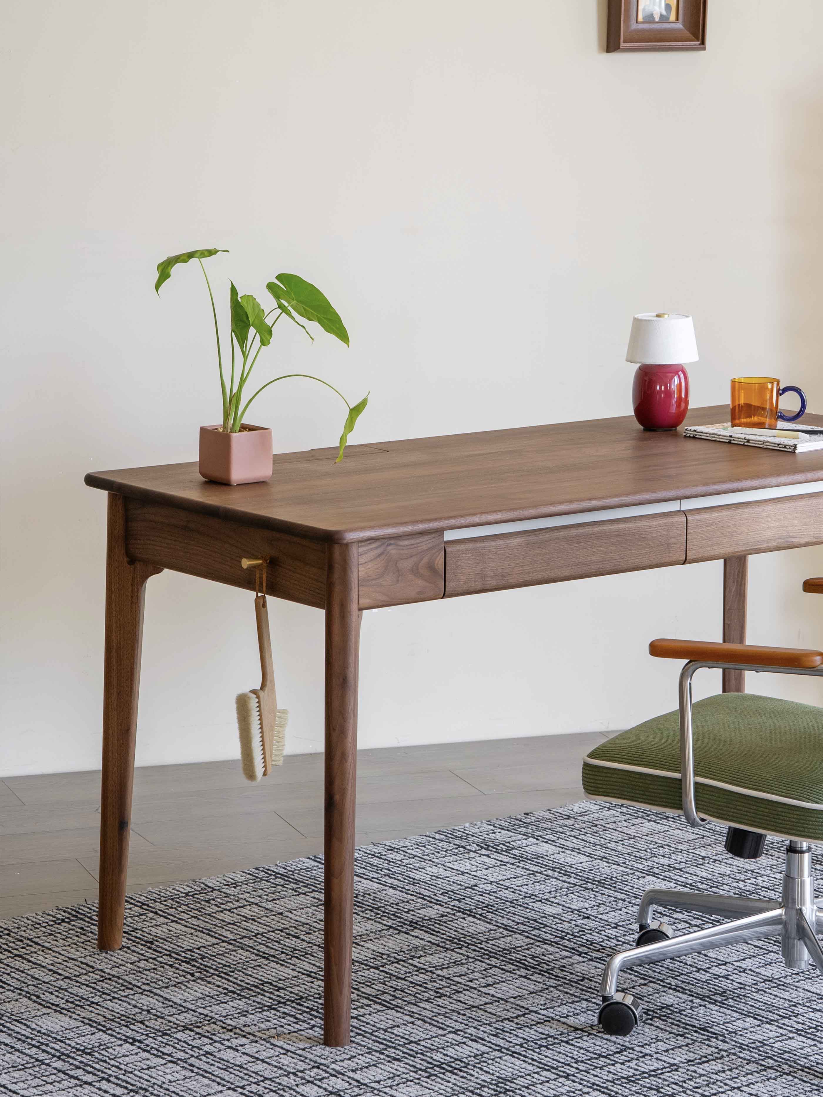 Black walnut furniture，Solid wood furniture，Residential Furniture，furniture design ，Original design，Desk design，