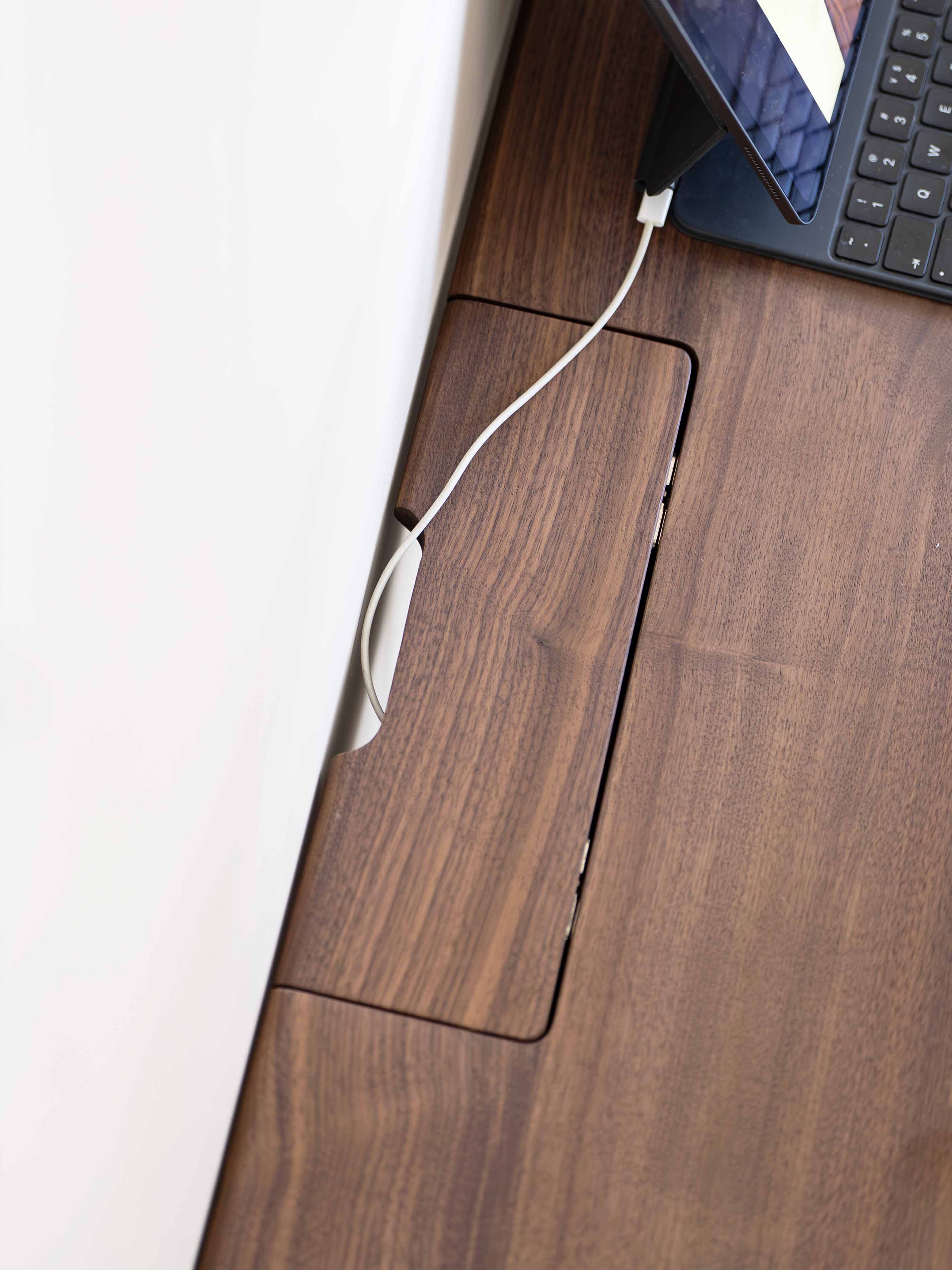 Black walnut furniture，Solid wood furniture，Residential Furniture，furniture design ，Original design，Desk design，