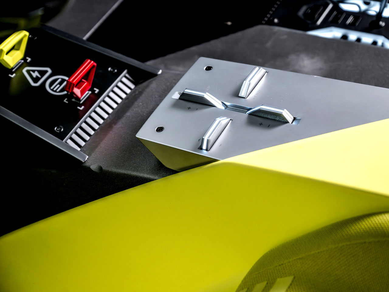 Seat atmosphere lamp，Corsa GSE Vision GT，Concept sports car，Illuminating Fabric，optical signal assisted，