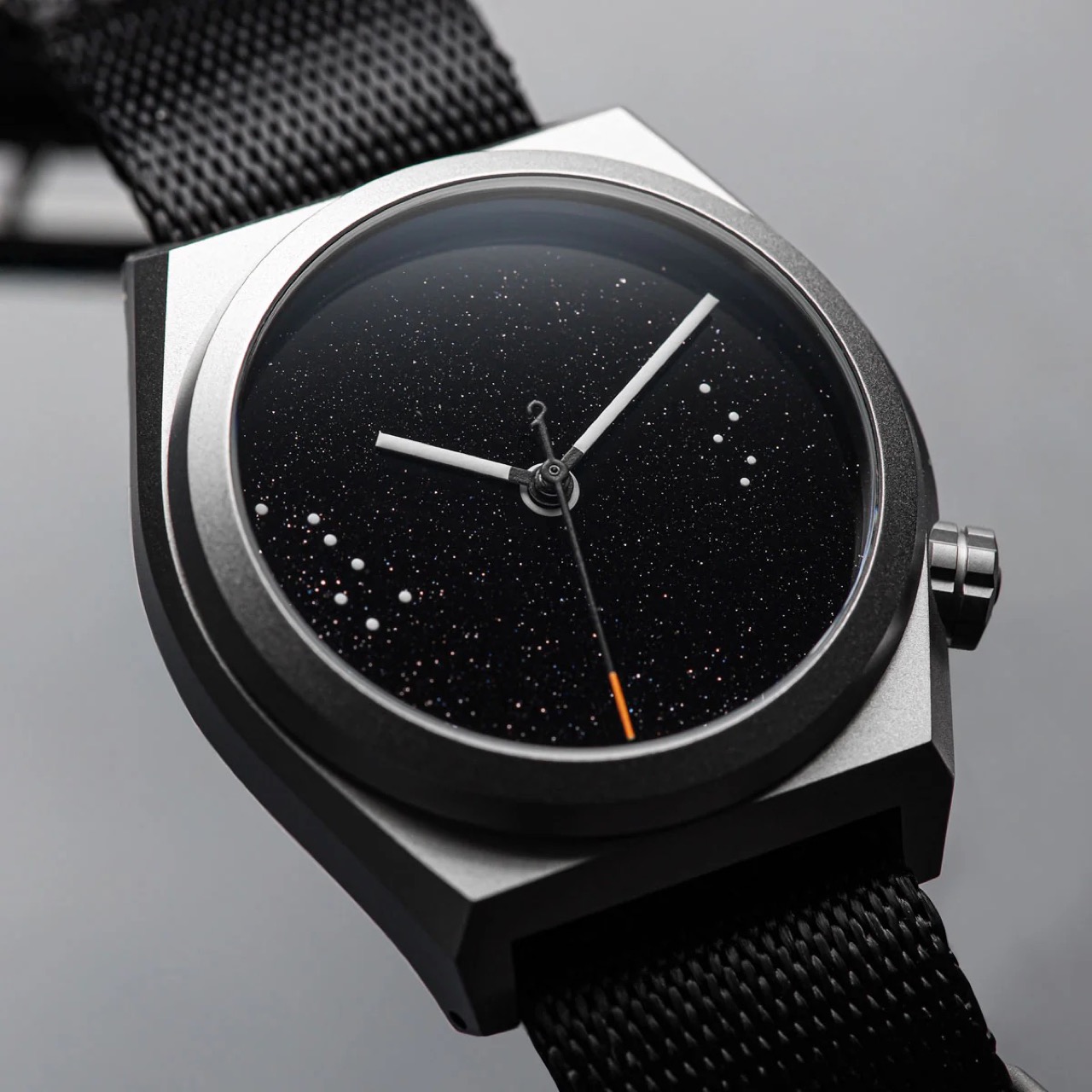 Wild survival，Emergency positioning，Outdoor Watch，Wilderness Safety，multi-function，