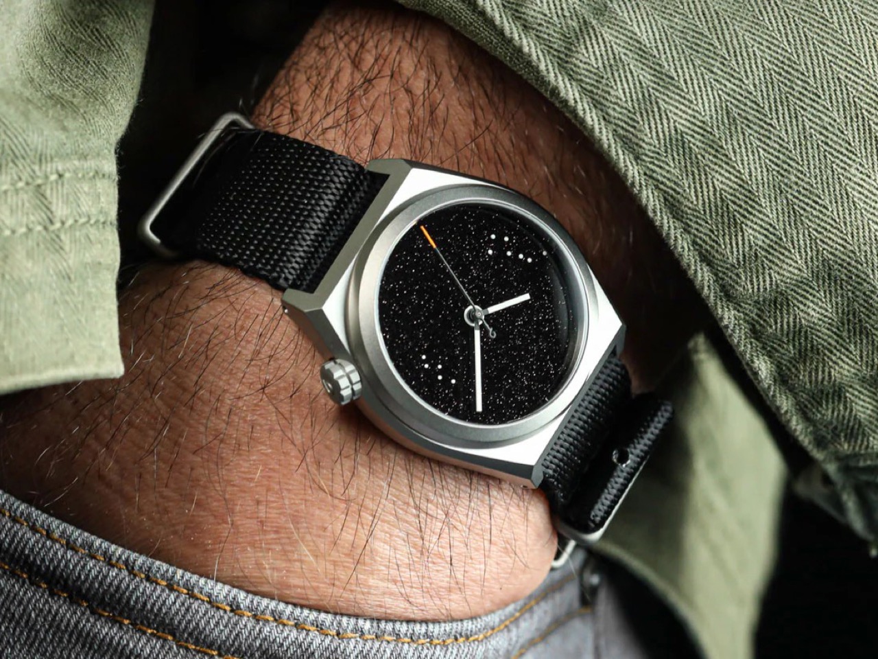 Wild survival，Emergency positioning，Outdoor Watch，Wilderness Safety，multi-function，