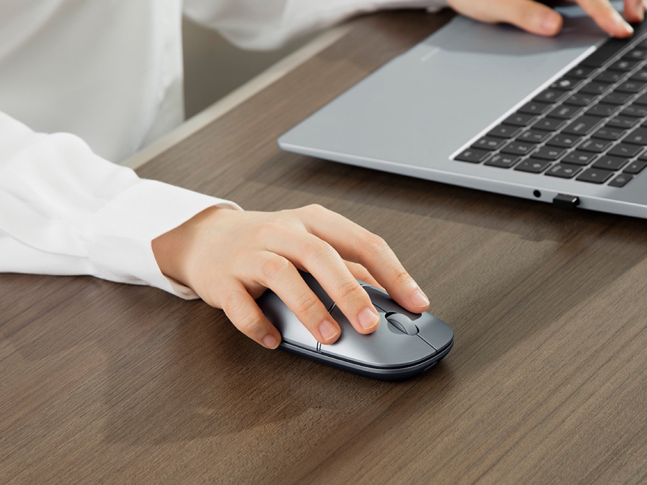 Honor，Wireless mouse，TWS headset，Desktop minimalist，Honor，Wireless mouse，TWS headset，Functional integration，Desktop minimalist，Functional integration，