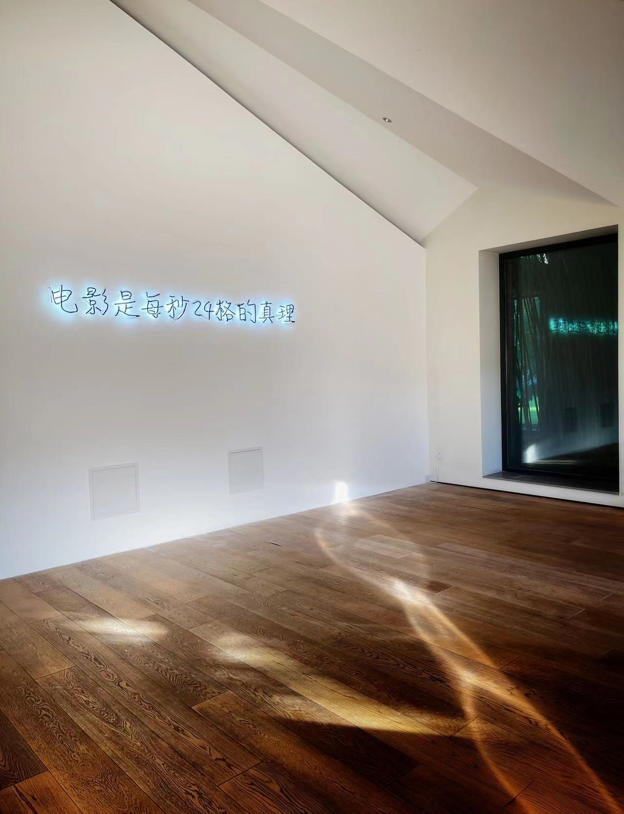 Cyberpunk，American retro style，