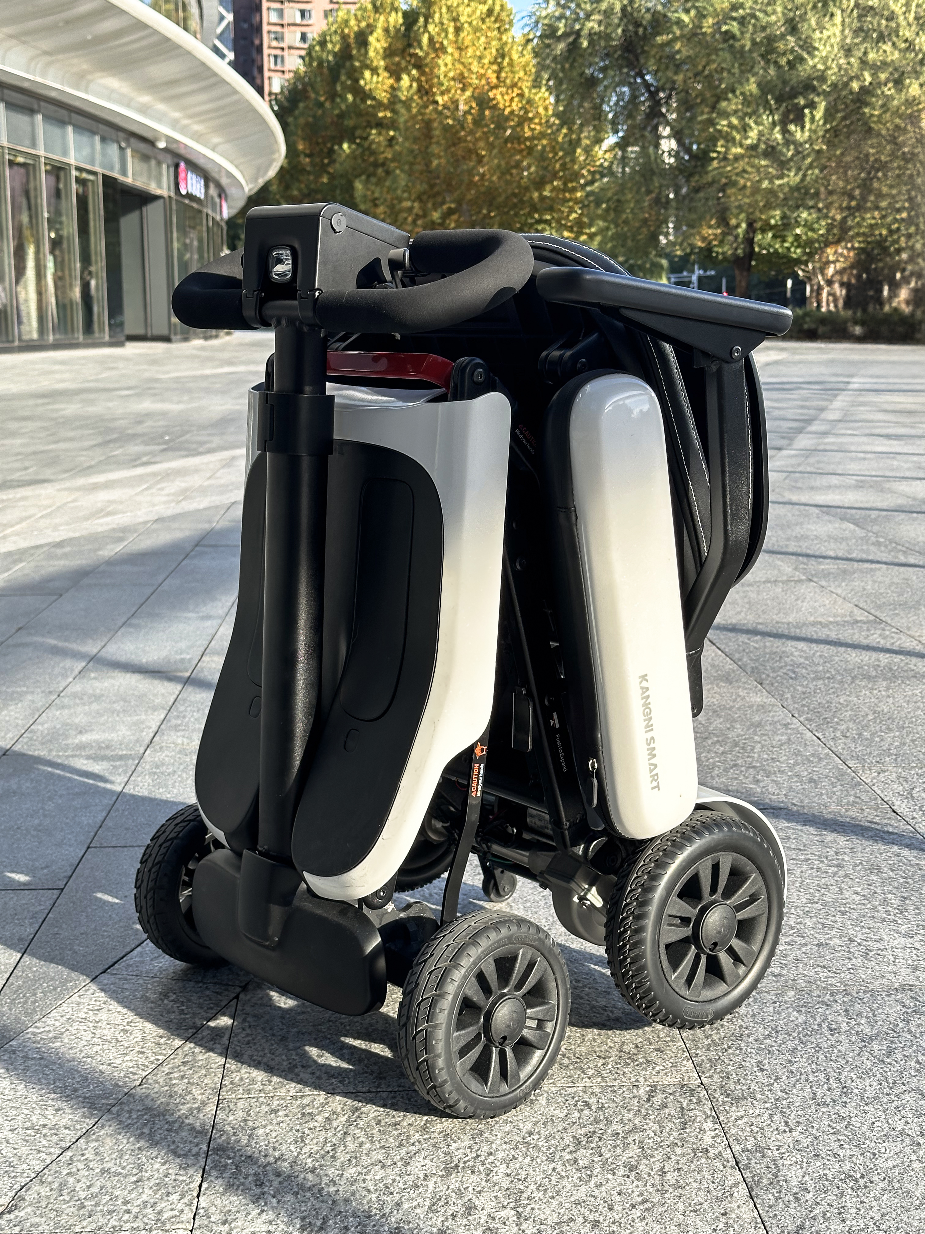 fold，Scooter，comfortable，Man-machine experience，Storage，