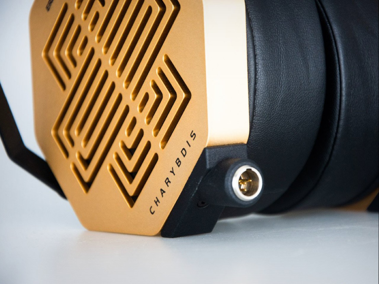 headset，Digital，electronic product，Charybdis Gold，