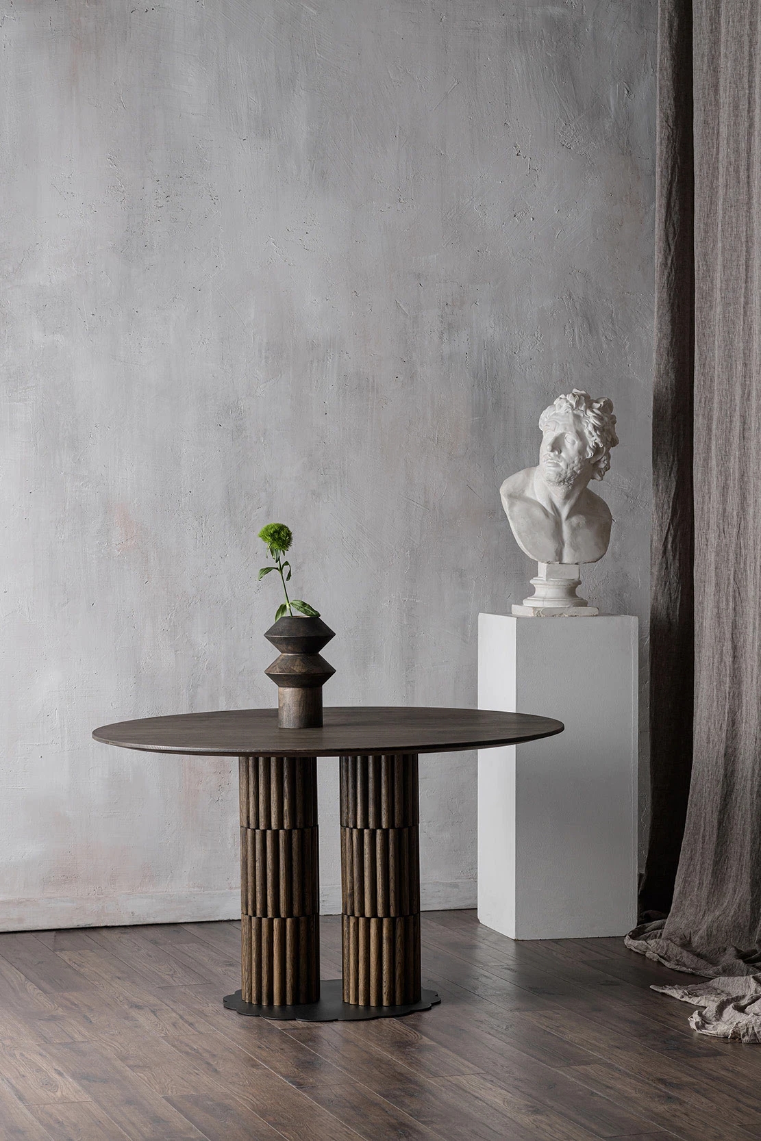 EON table，Polished wooden column，Sculpture of Time，Eternal Calendar，