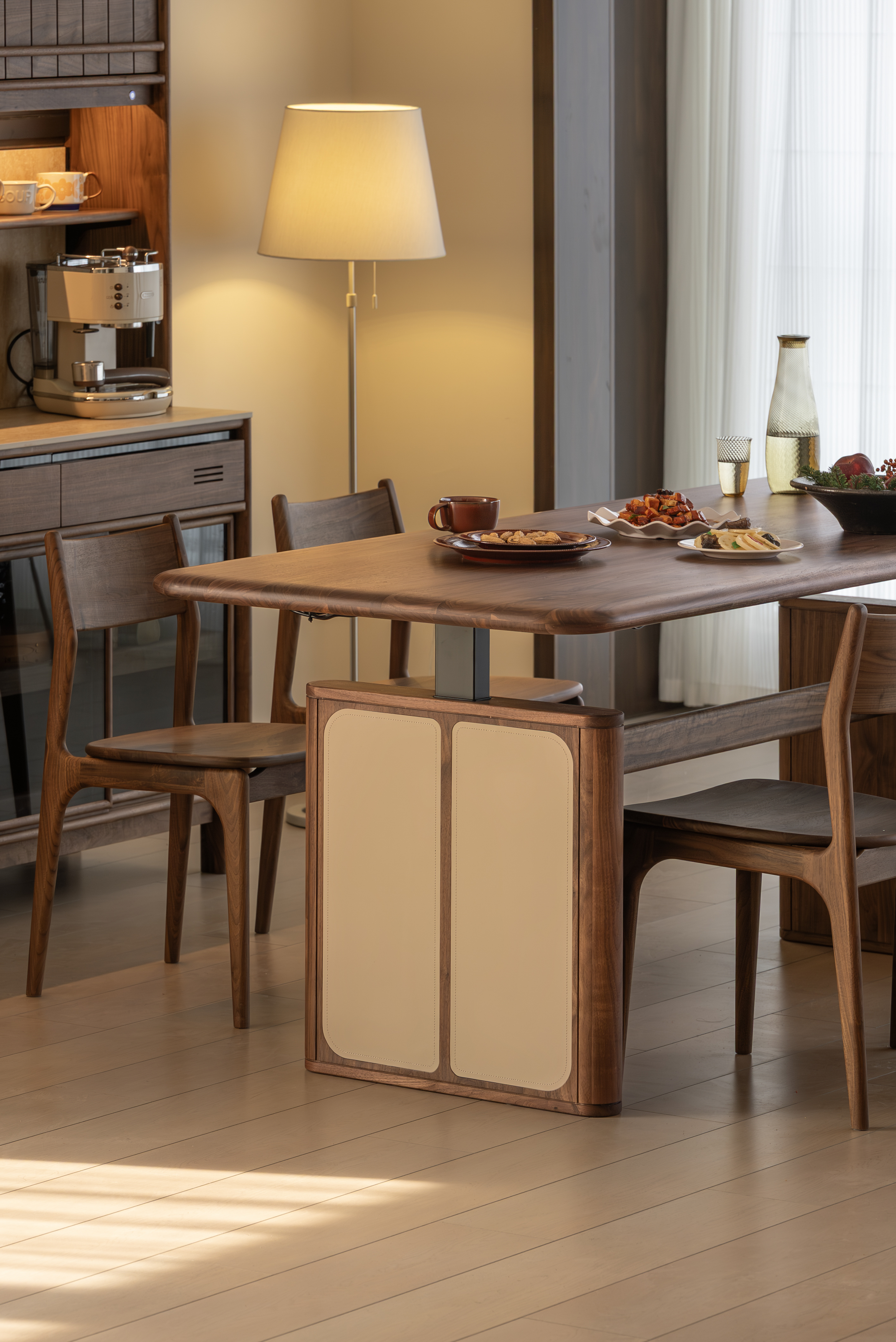 Desk design，furniture design ，Residential Furniture，Solid wood furniture，Black walnut furniture，Lifting table，Original design，