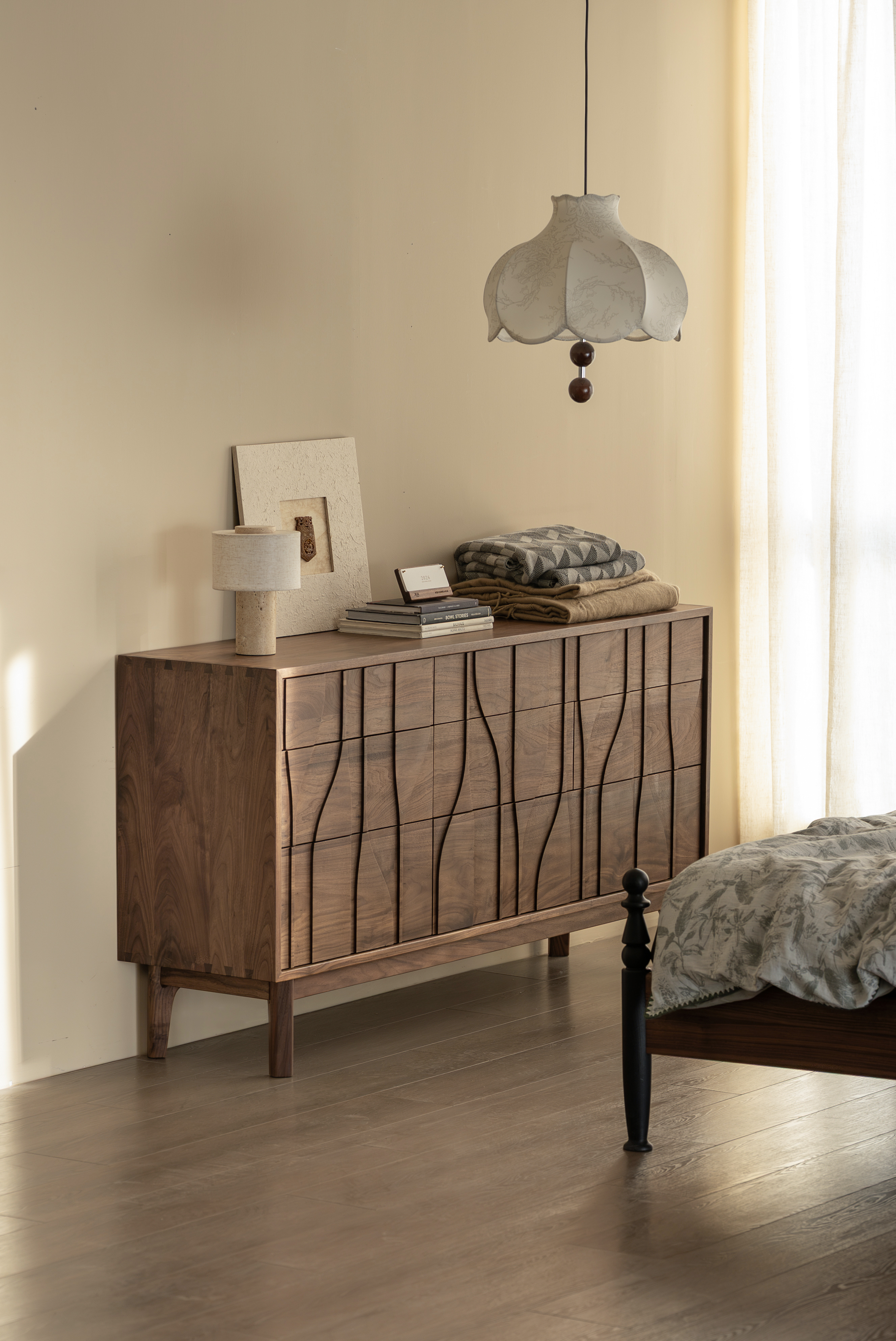 Residential Furniture，Solid wood furniture，Black walnut furniture，furniture design ，Bucket cabinet design，Original design，