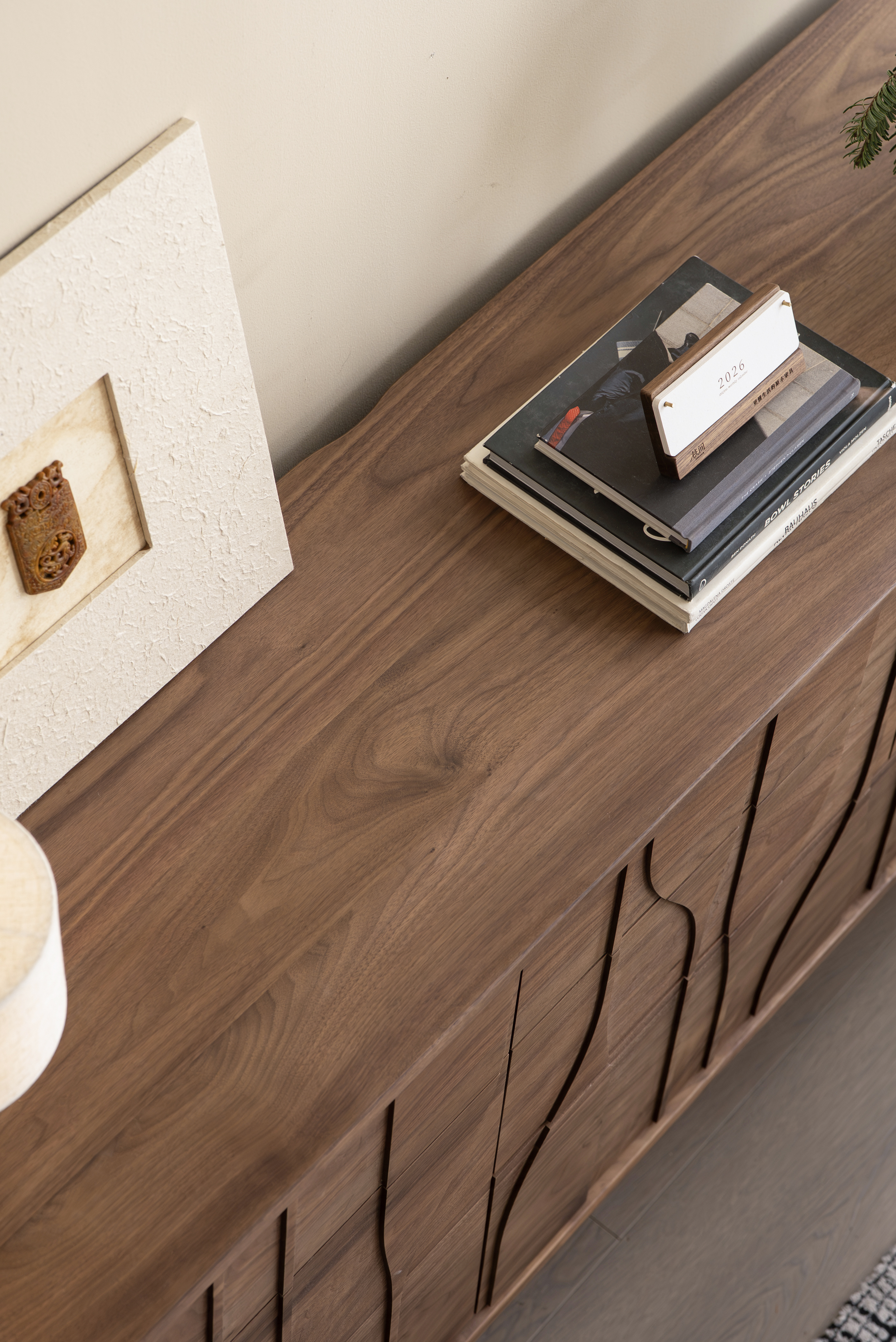 Residential Furniture，Solid wood furniture，Black walnut furniture，furniture design ，Bucket cabinet design，Original design，