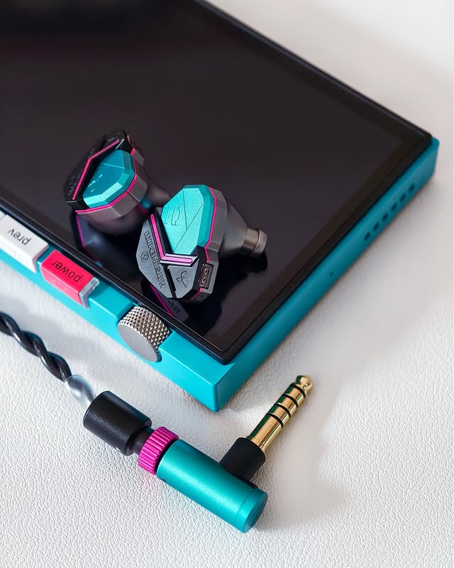 headset，loudspeaker box，