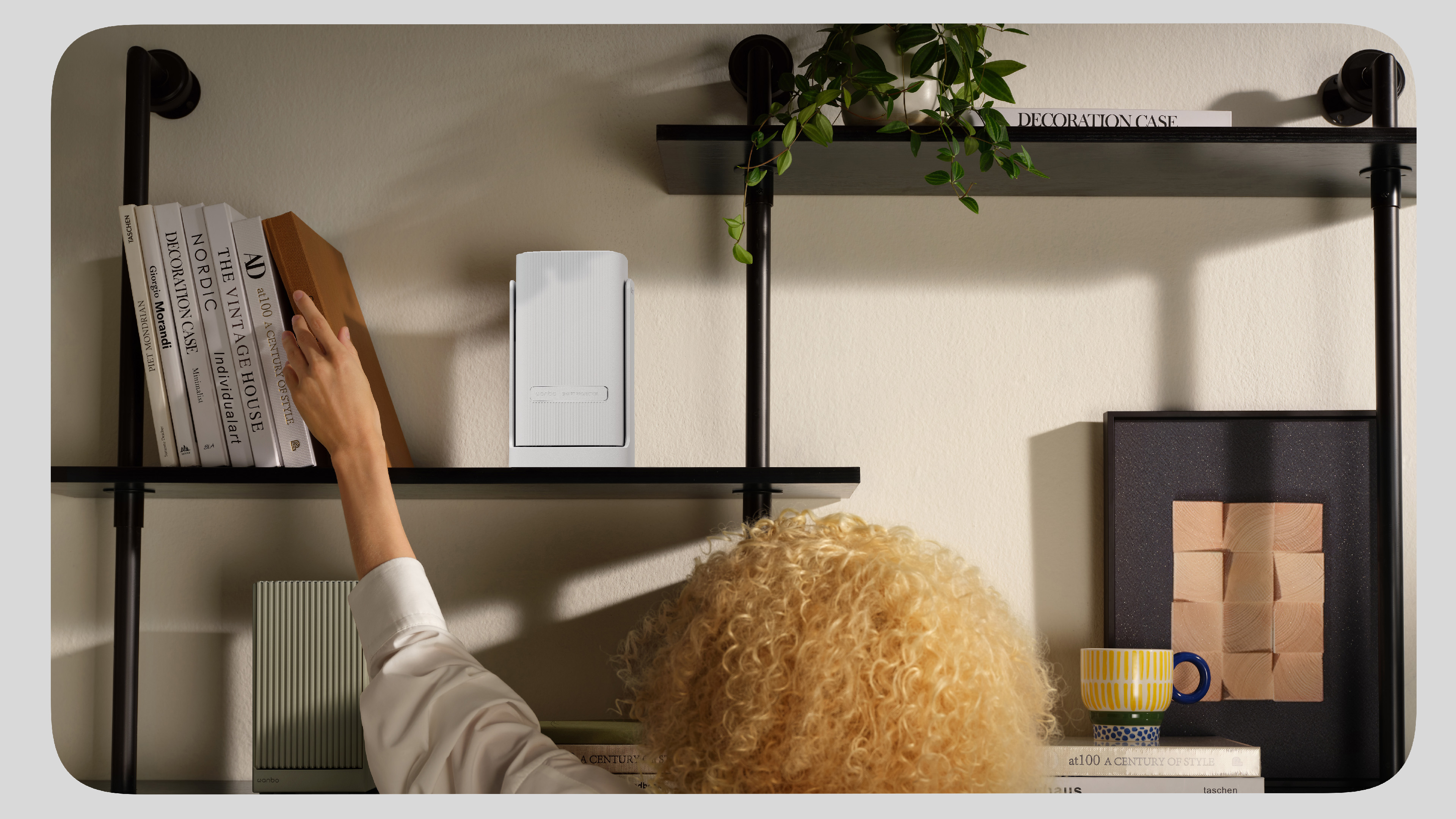 Curious Design，Projector design，Compact and portable，