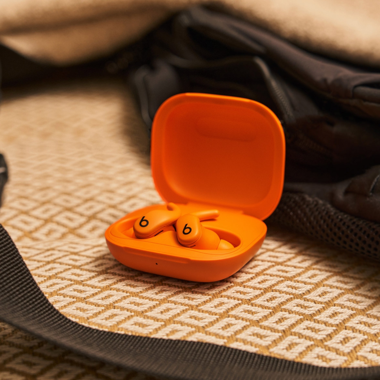 headset，Digital，Powerbeats Fit，Bluetooth headset，