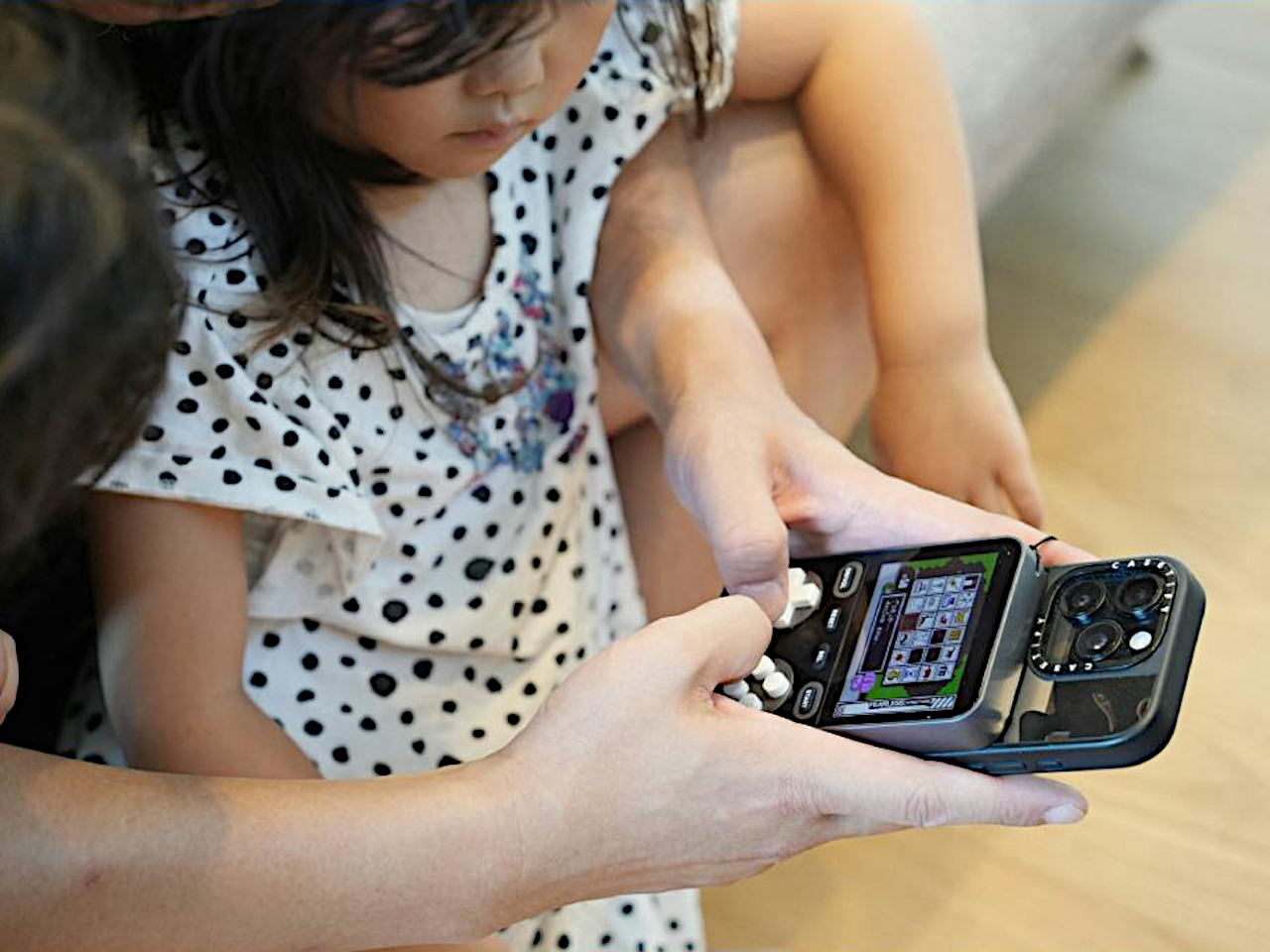 Built-in game，Commuting essential，portable battery，portable source，