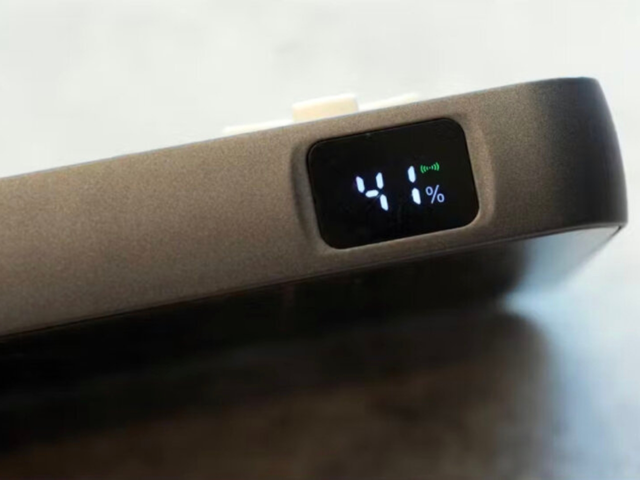 Built-in game，Commuting essential，portable battery，portable source，