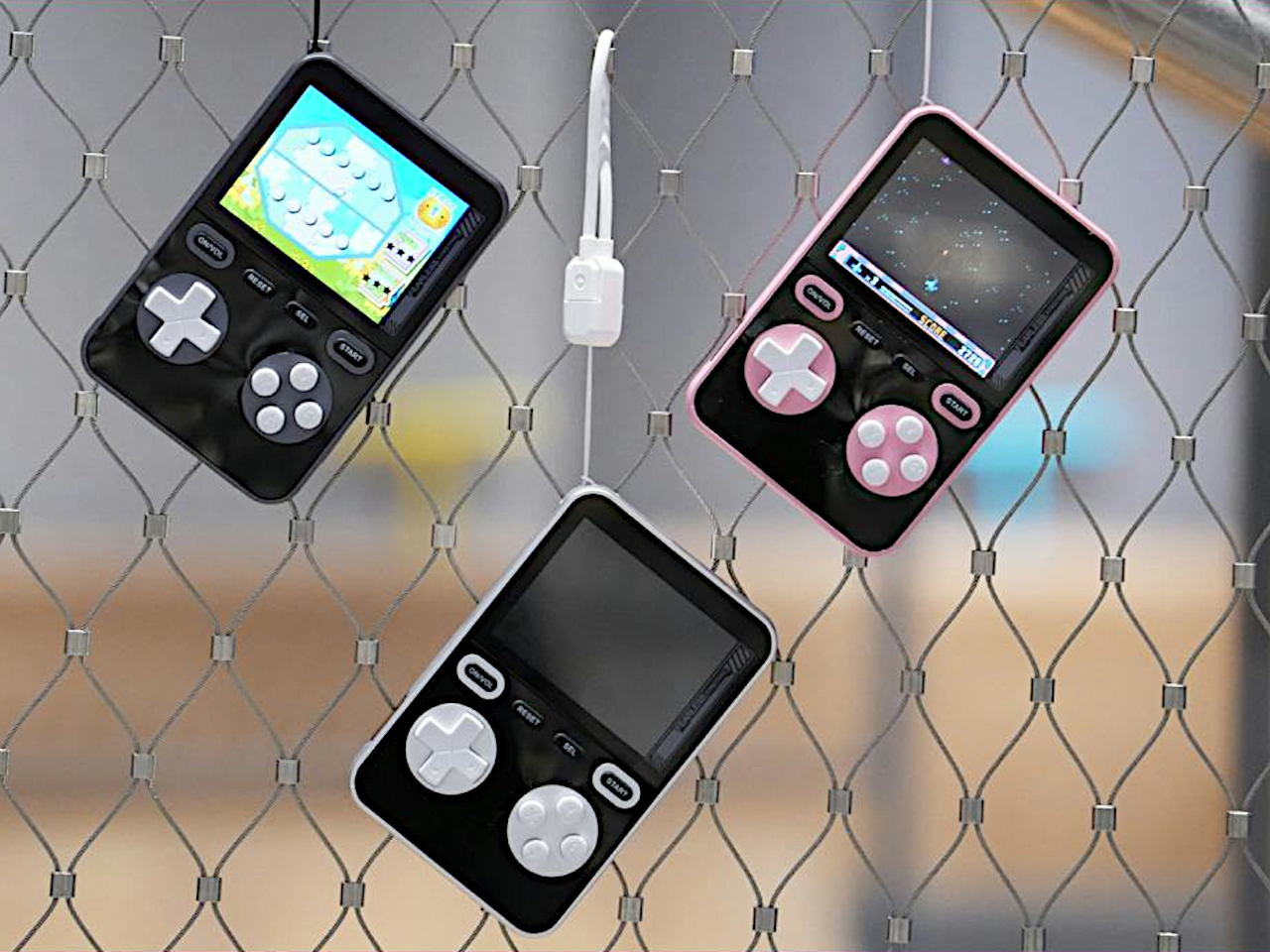 Built-in game，Commuting essential，portable battery，portable source，