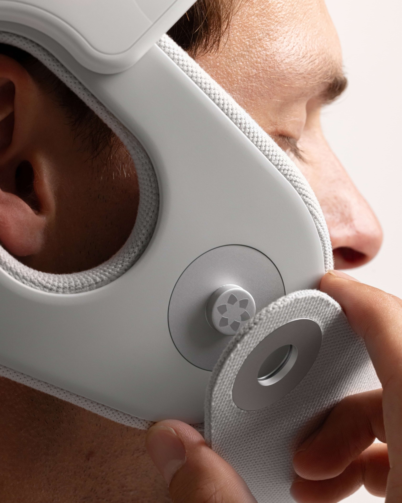 Luminate Lily，Chemotherapy Alopecia，Medical equipment，Cooling system，Phototherapy helmet，