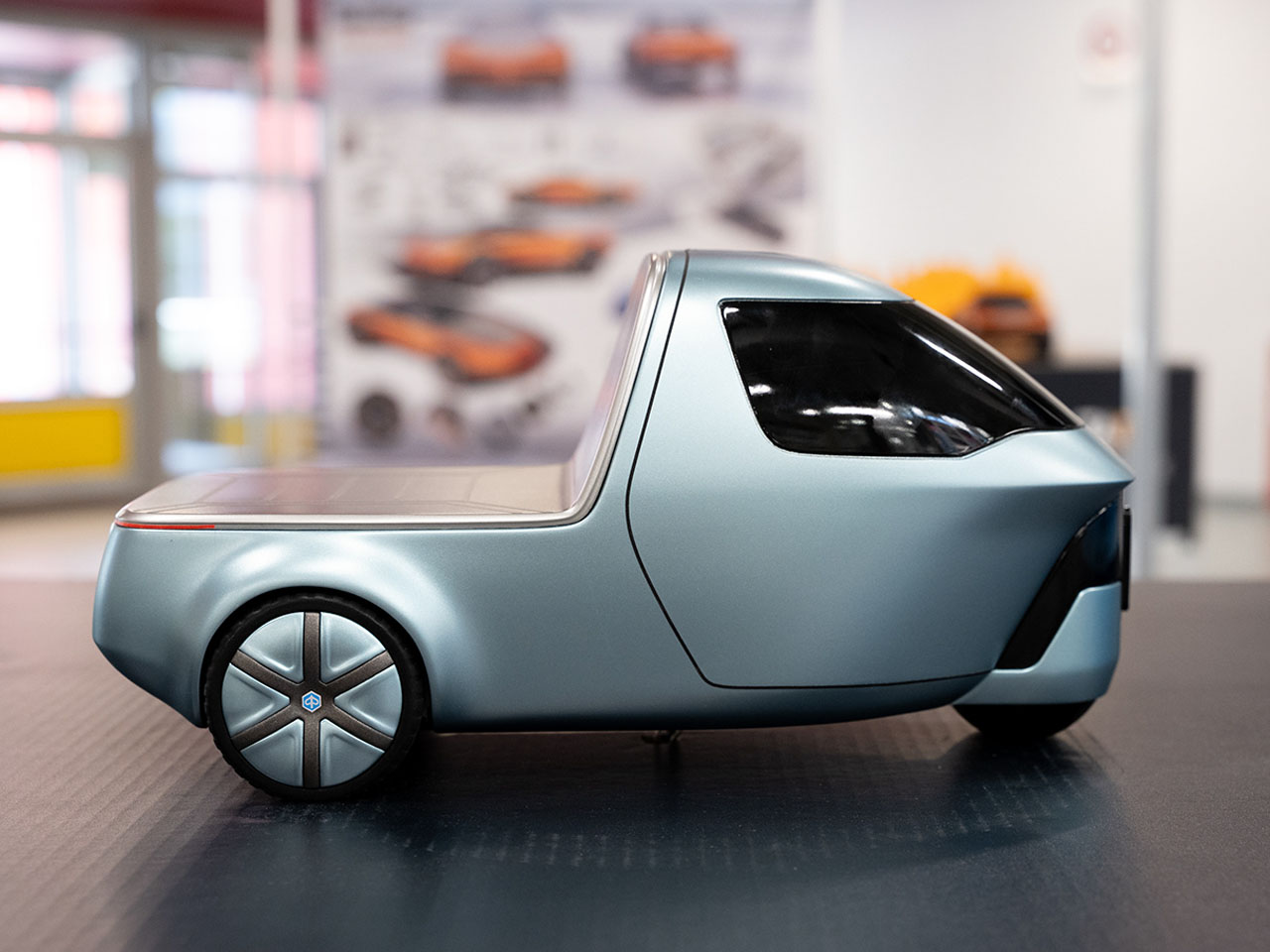 Electric tricycle，MOVA，Compact and flexible，Automatic driving，city distribution，