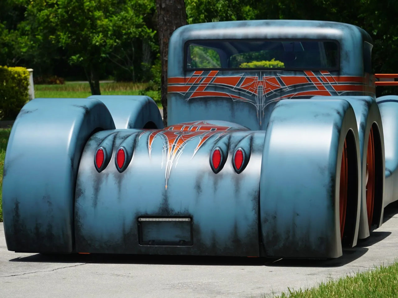 Retrofit version，six-wheel truck，Mad Max，Diesel power，