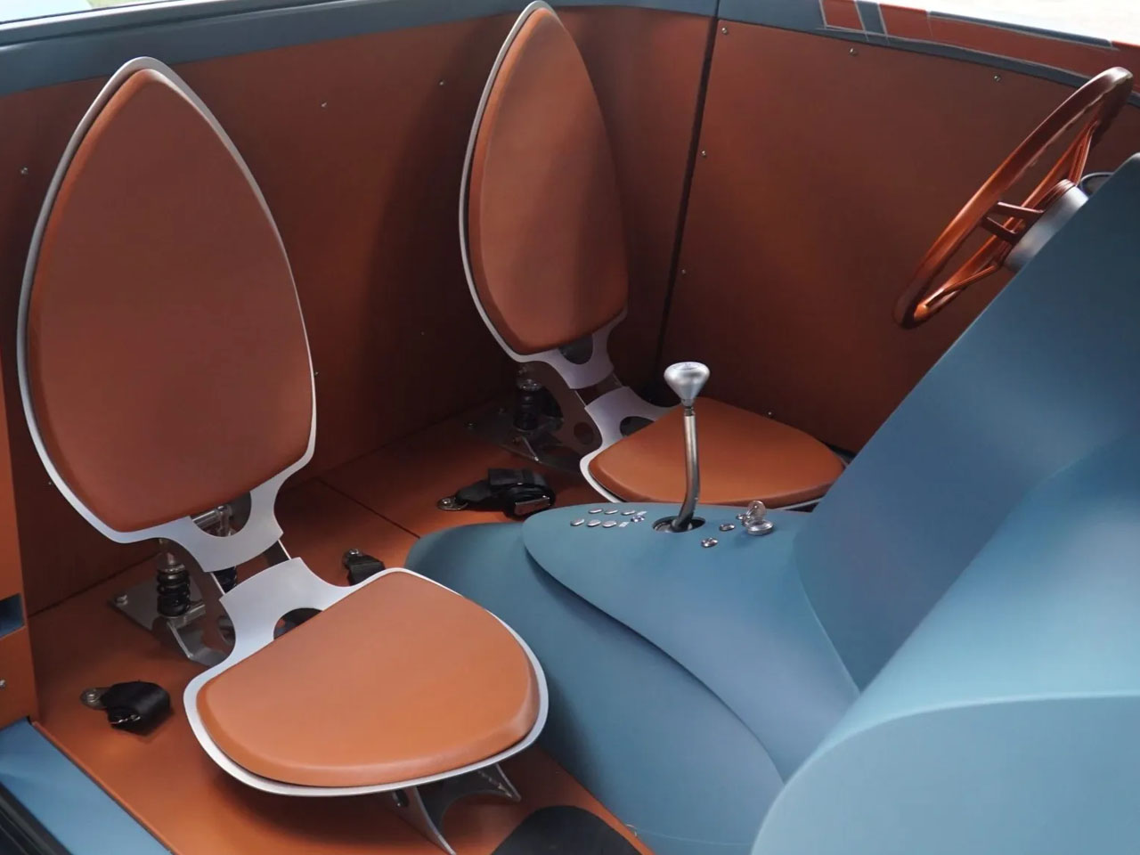 Retrofit version，six-wheel truck，Mad Max，Diesel power，