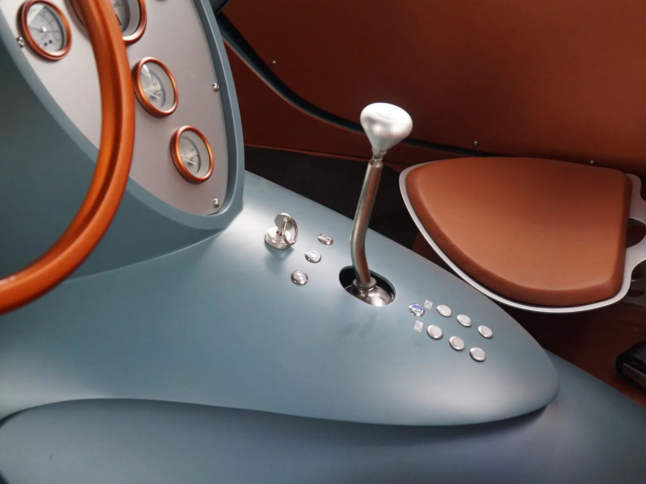 Retrofit version，six-wheel truck，Mad Max，Diesel power，