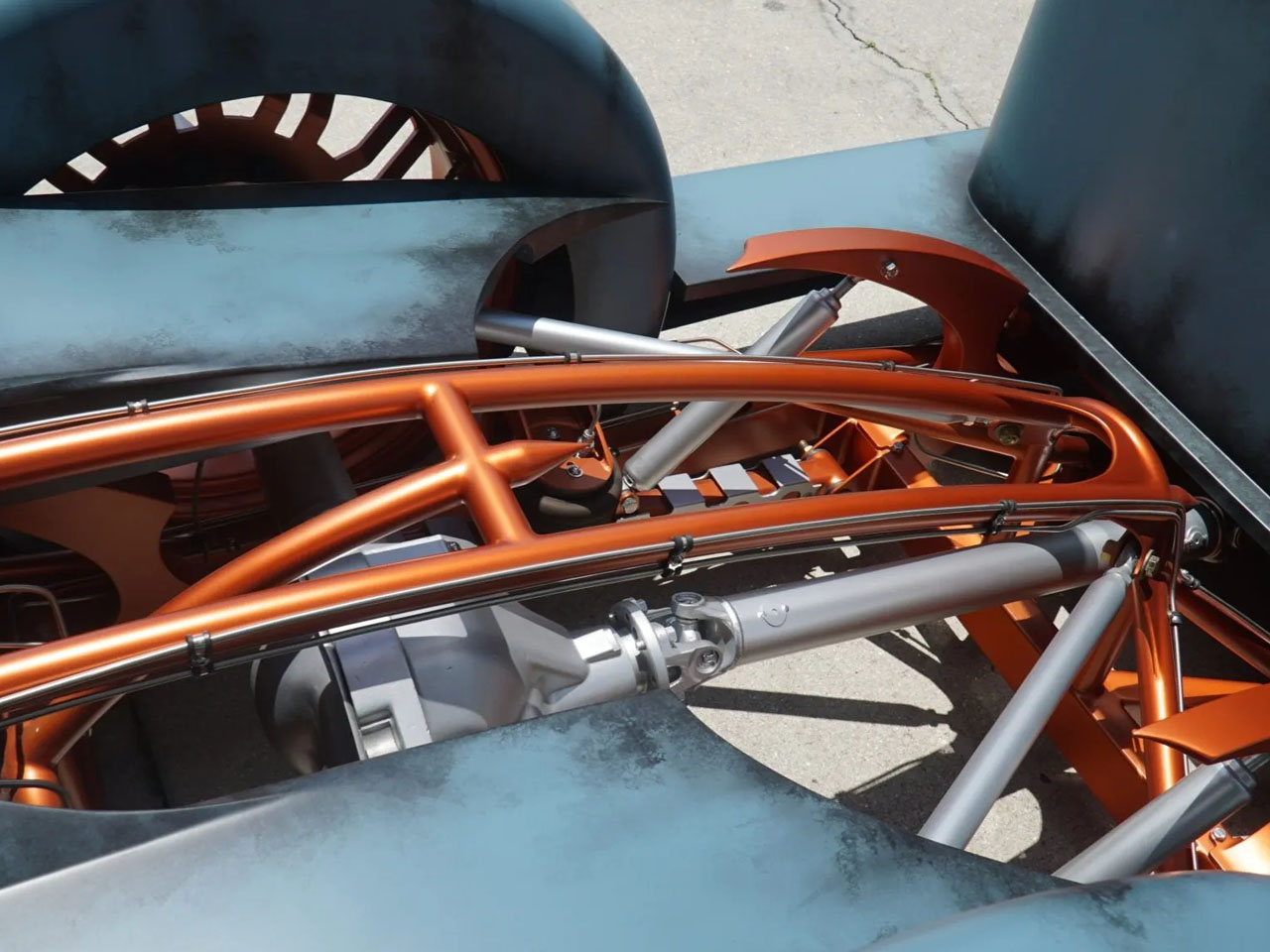 Retrofit version，six-wheel truck，Mad Max，Diesel power，