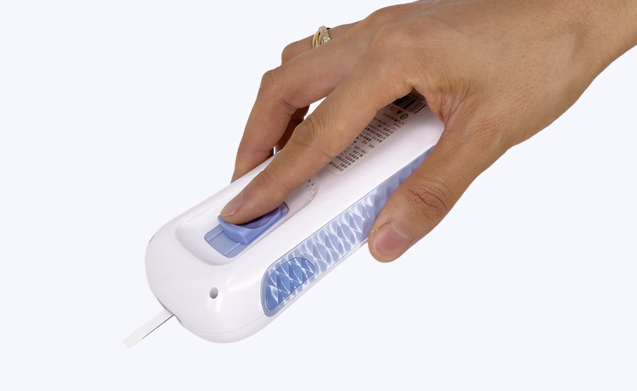Blood glucose meter，Medical products，Handheld Product Design，Product human-computer interaction design，Product Design of Hospital End，Medical blood glucose meter，