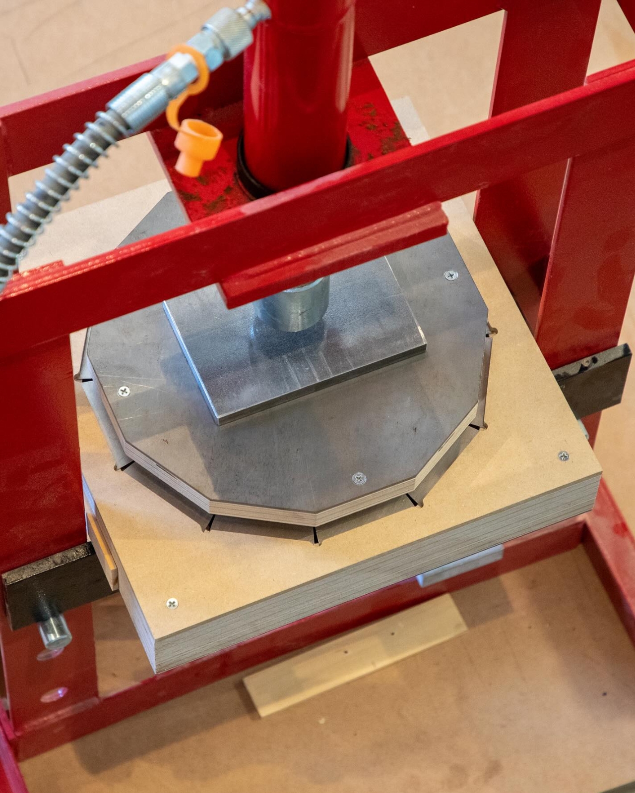 Edition 003，Stainless steel process，Functional Art，Clock design，Daniel Schofield，