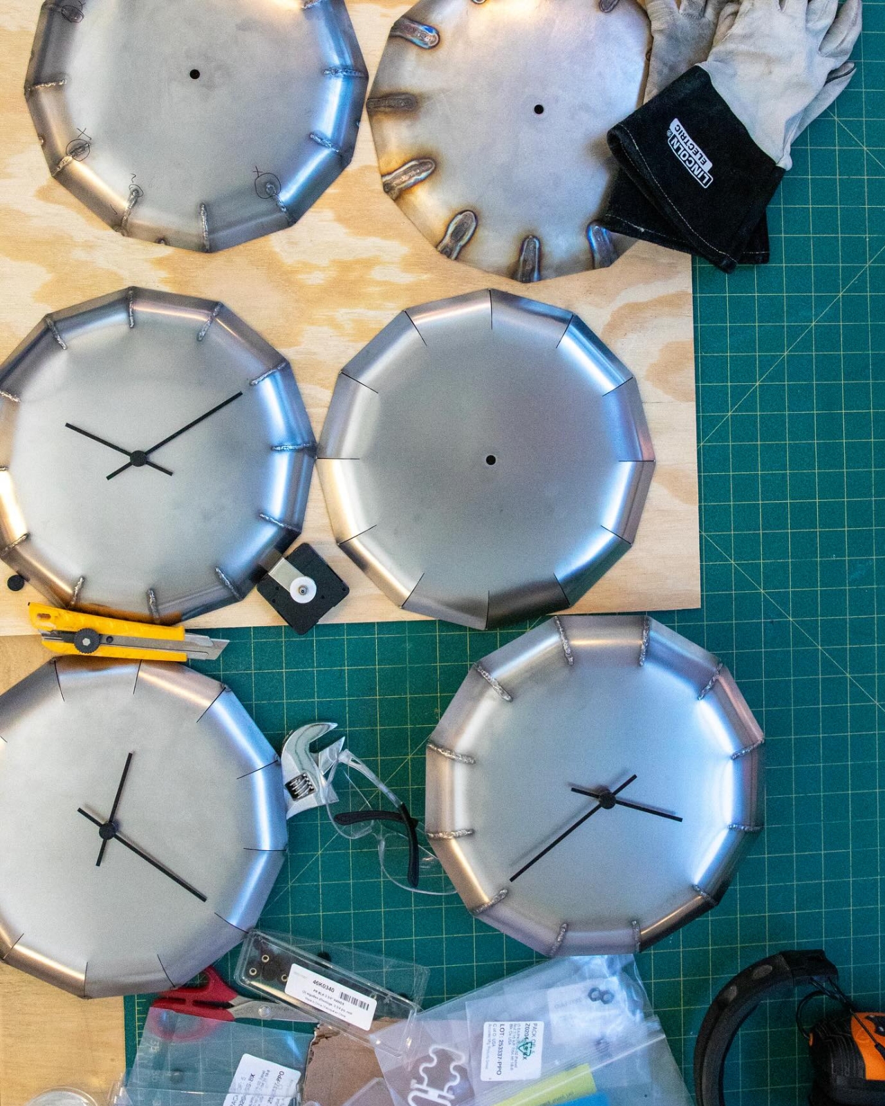 Edition 003，Stainless steel process，Functional Art，Clock design，Daniel Schofield，