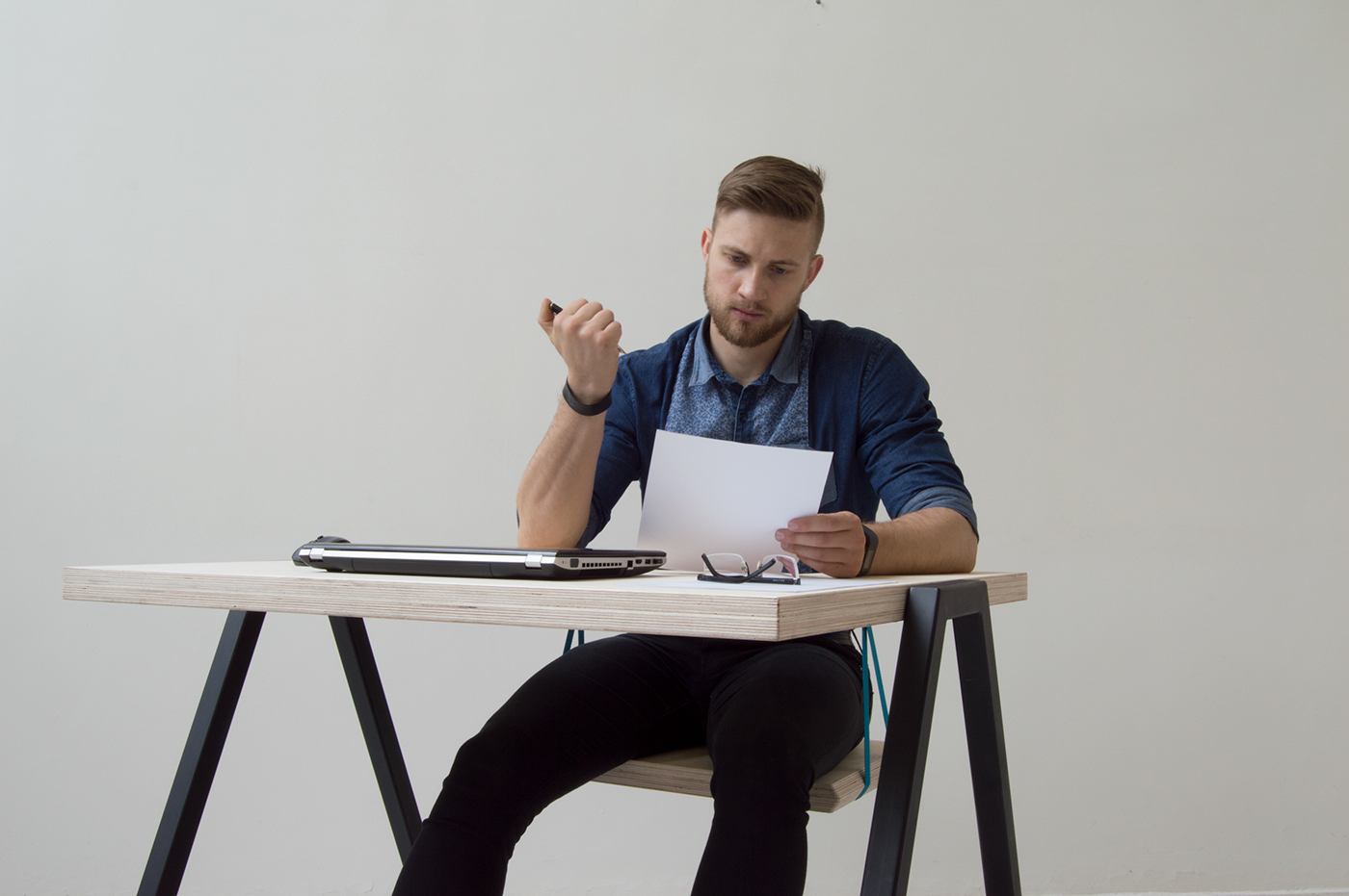 swing，wooden ，WEE，chair，Tables and chairs，desk，