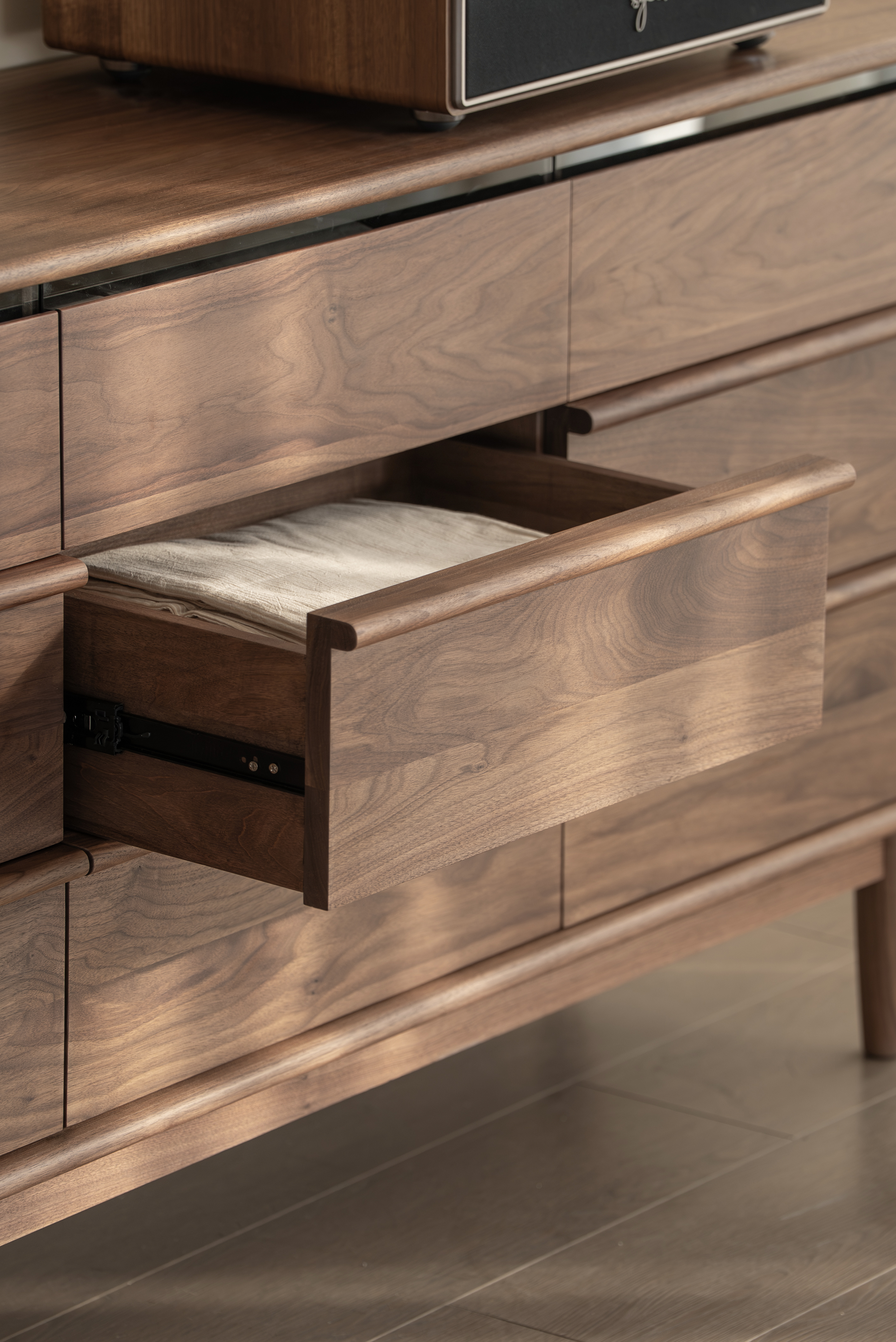 Bucket cabinet design，Residential Furniture，Black walnut furniture，Solid wood furniture，Original design，furniture design ，