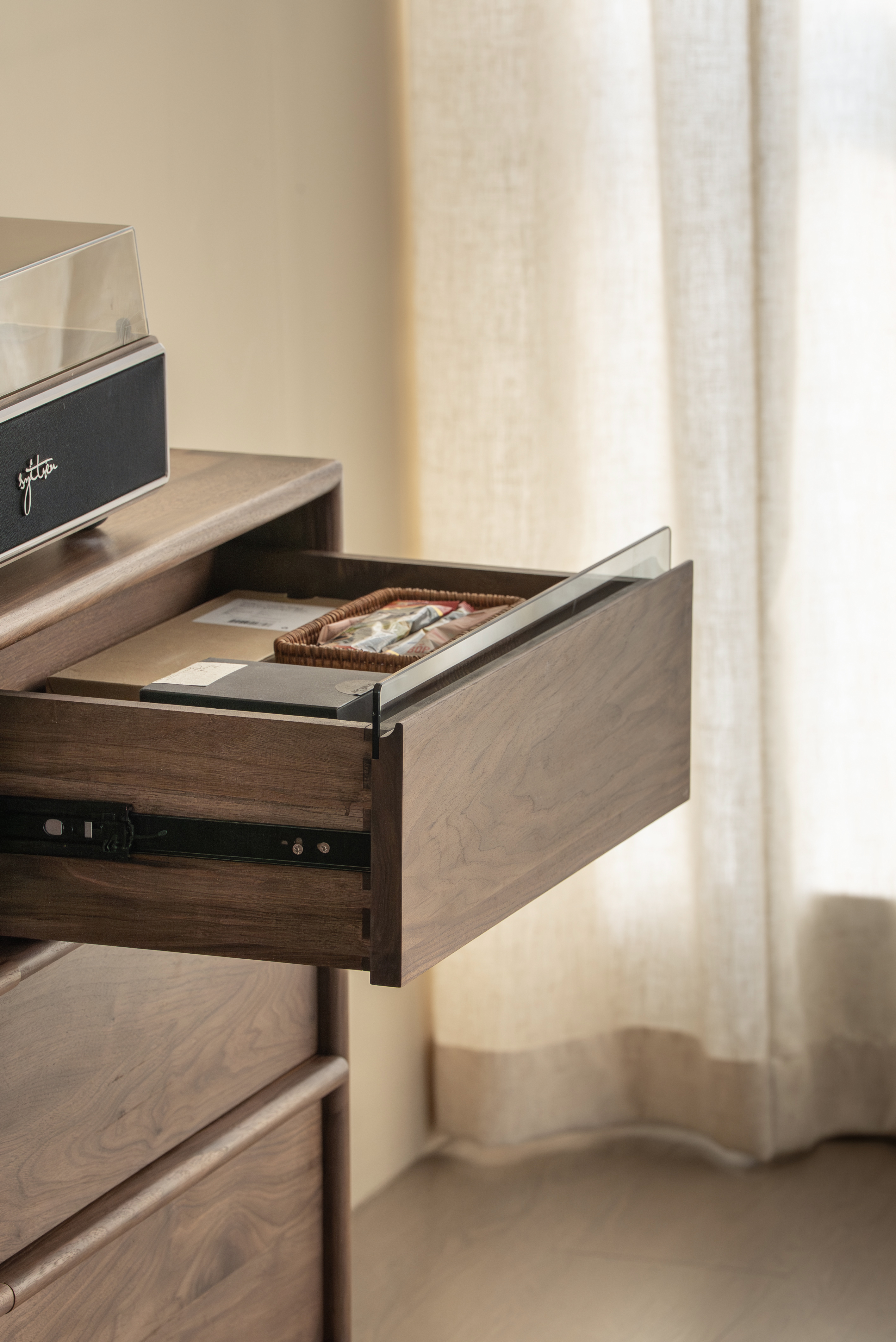 Bucket cabinet design，Residential Furniture，Black walnut furniture，Solid wood furniture，Original design，furniture design ，