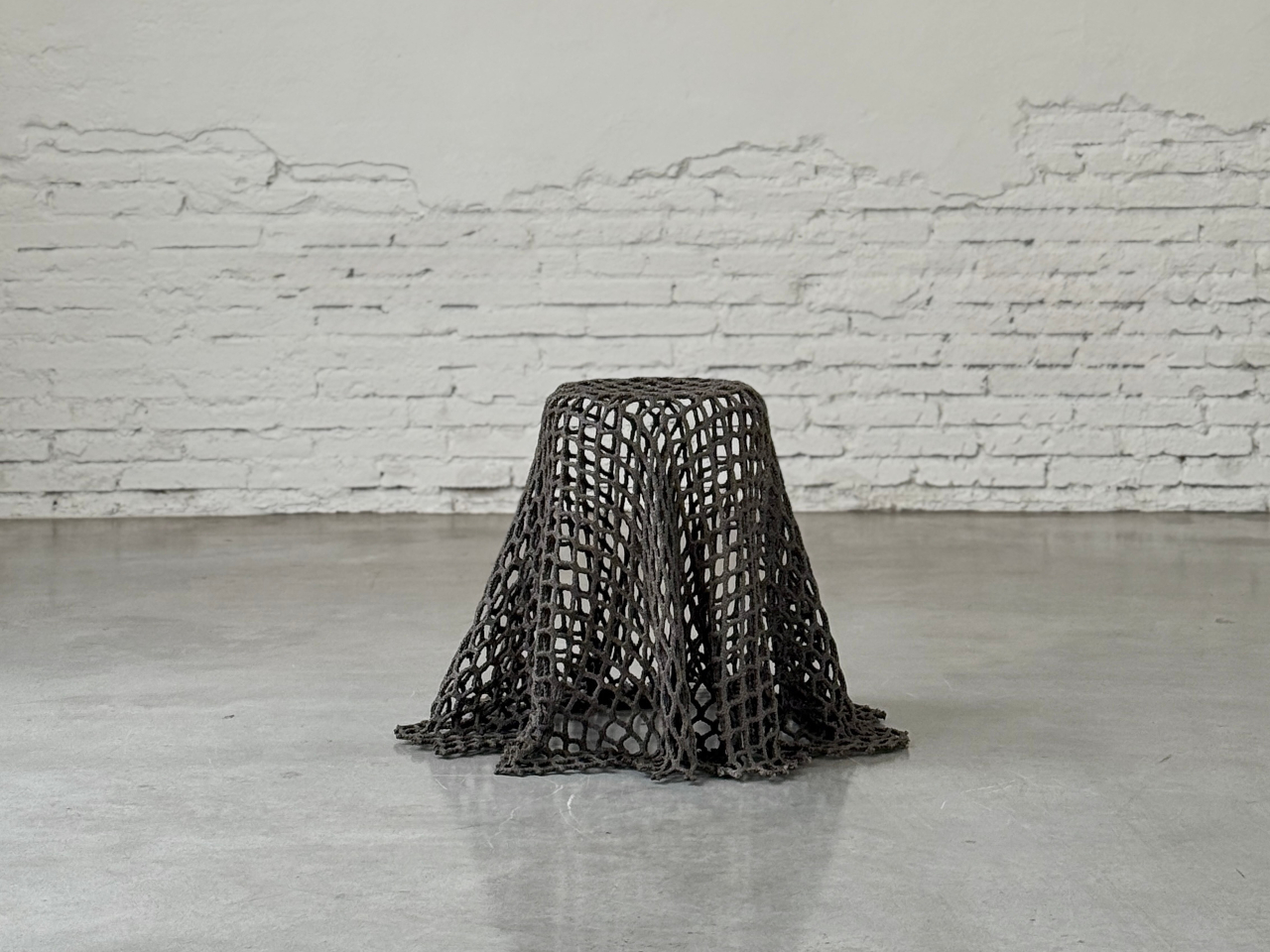 Sustainable design，Woven fabric，rejected material ，fishing net transformation，Installation art，