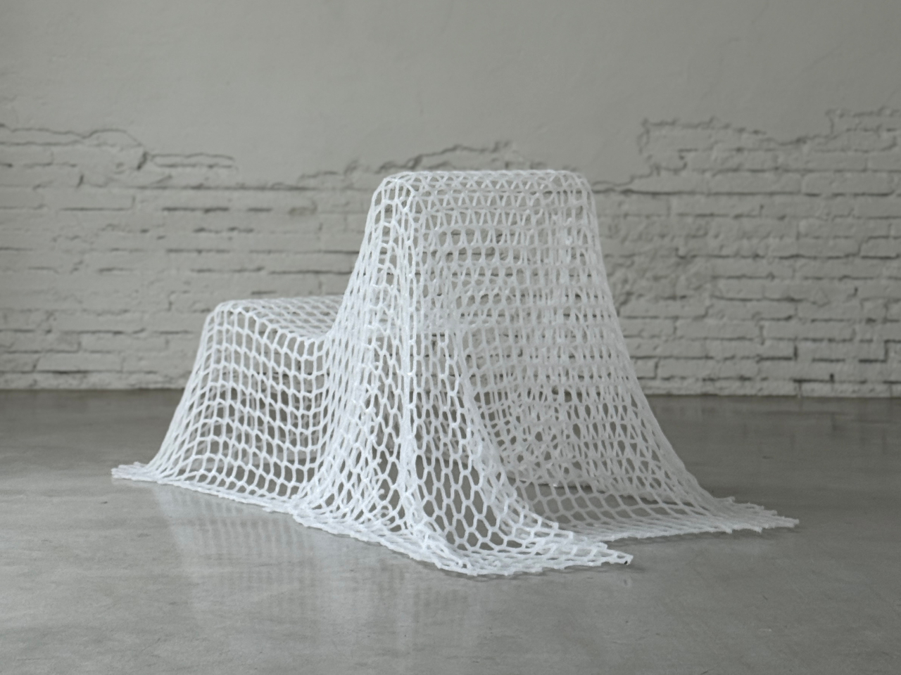 Sustainable design，Woven fabric，rejected material ，fishing net transformation，Installation art，