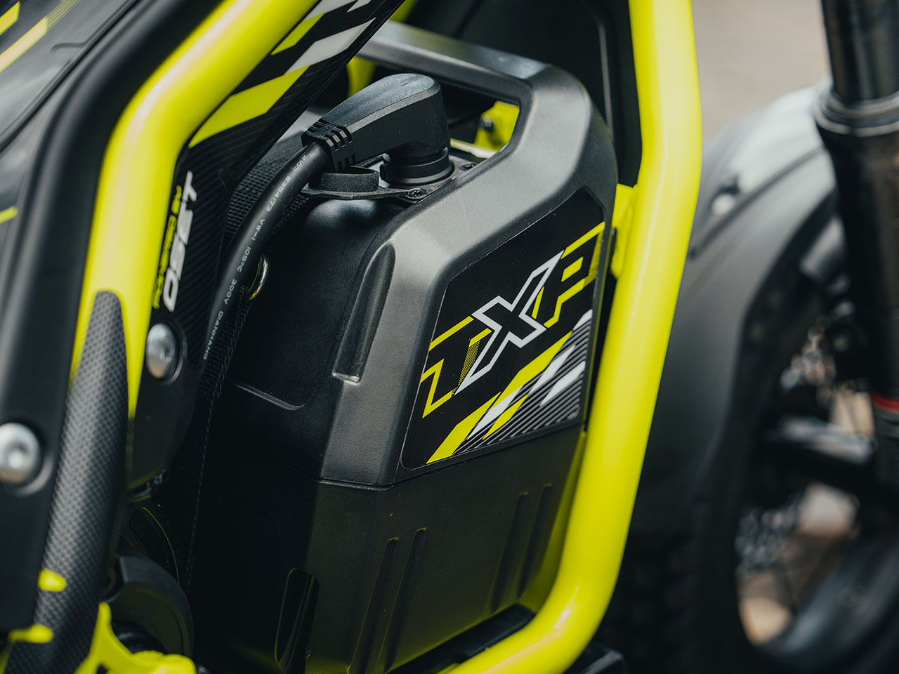 motorcycle，Triumph，Modular design，Children electric car，FOC control，