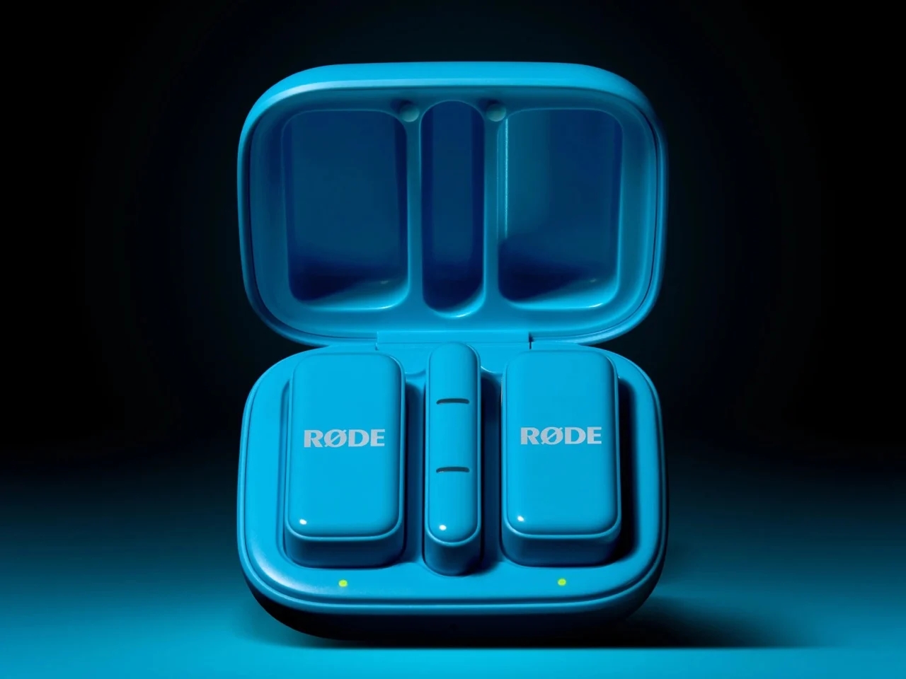 wireless microphone ，vlog equipment，Fashion Technology，Portable recording，Wear matching pieces，