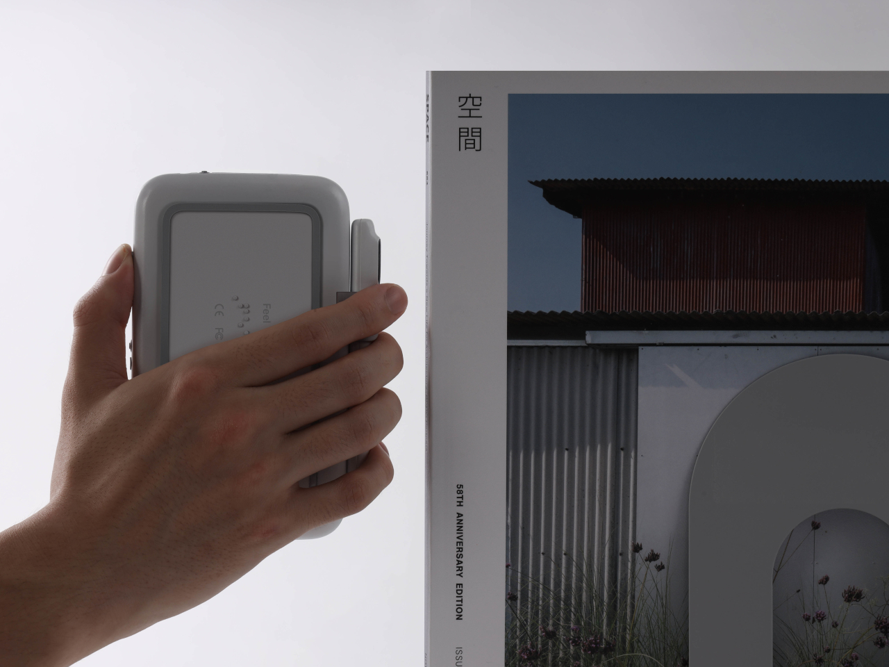 Barrier free design，visually impaired auxiliary，Tactile Display，reading experience，Feel Book，