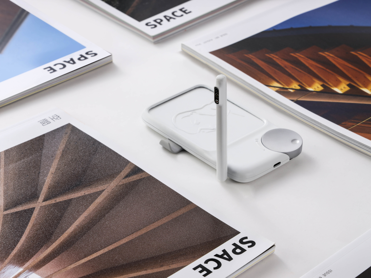 Barrier free design，visually impaired auxiliary，Tactile Display，reading experience，Feel Book，