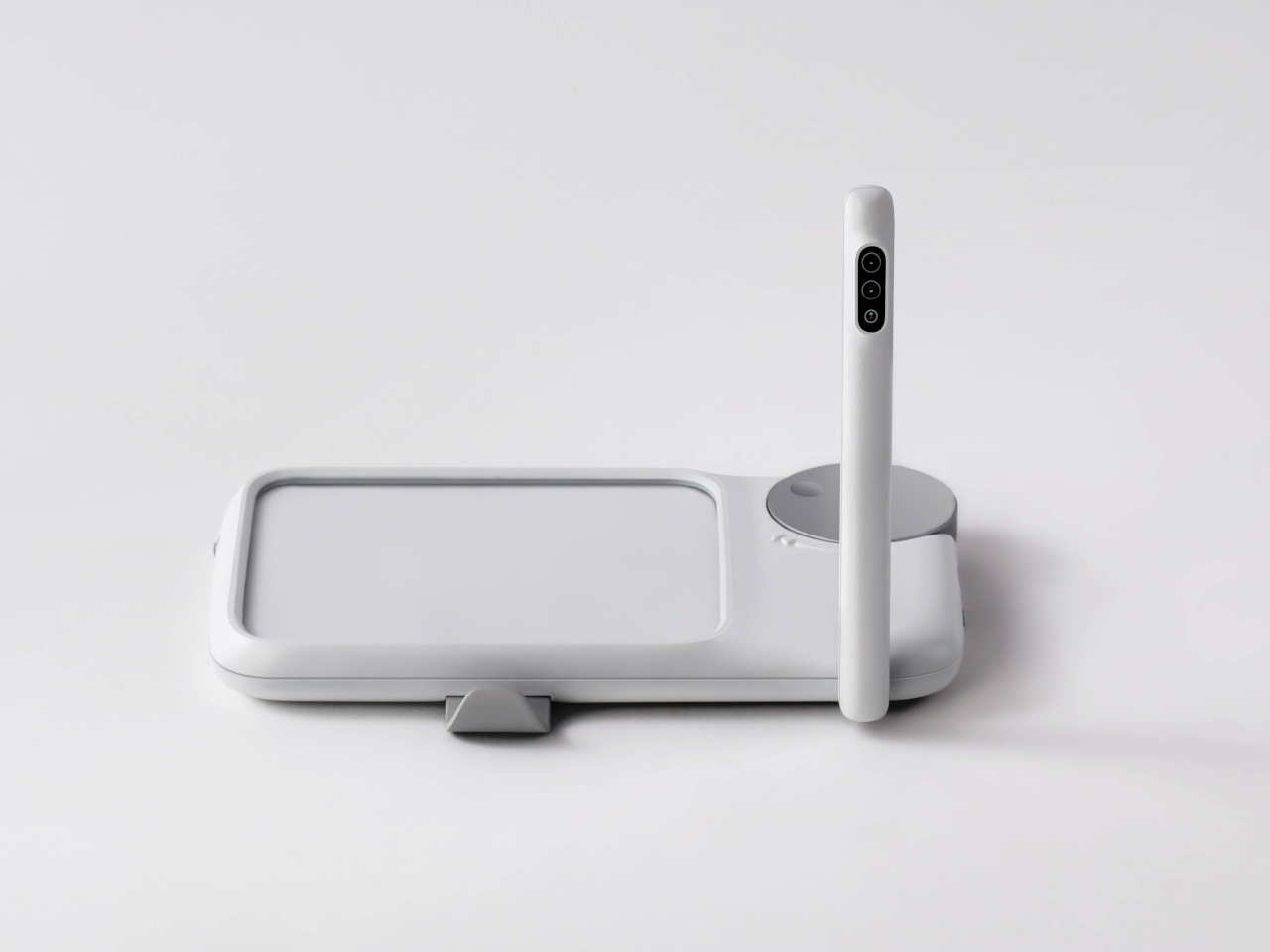 Barrier free design，visually impaired auxiliary，Tactile Display，reading experience，Feel Book，