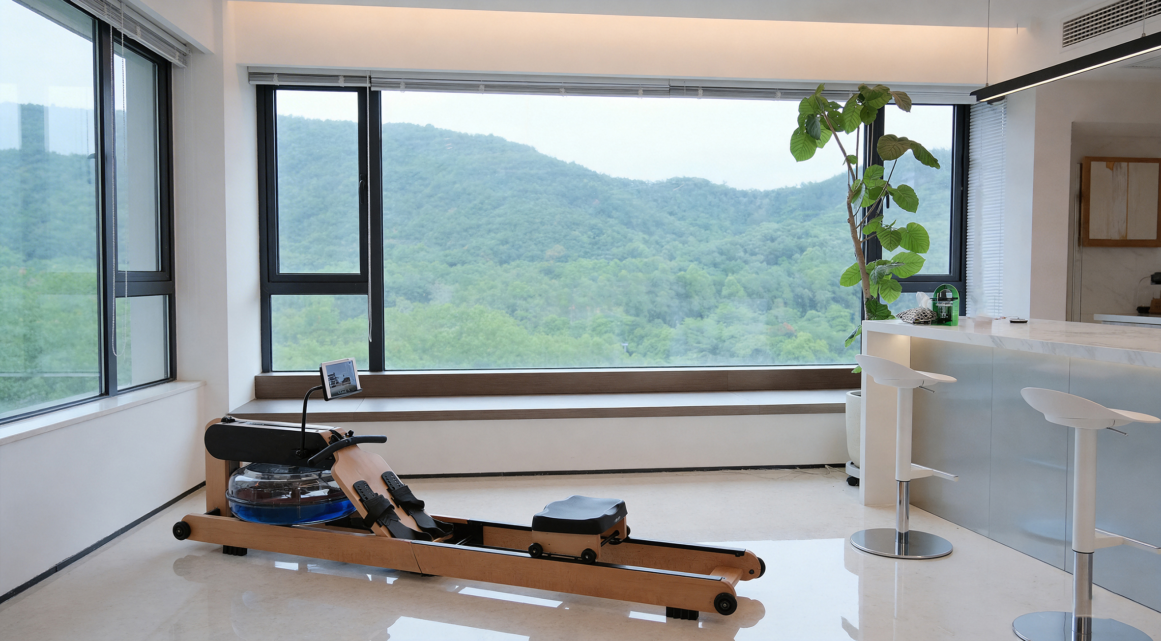 rowing machines, fitness equipment, water resistance rowing machines, adjustable resistance，